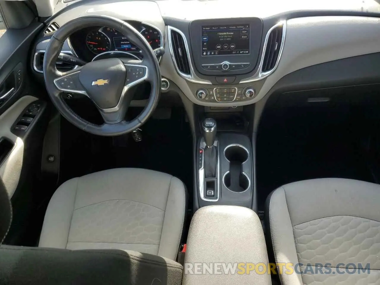8 Photograph of a damaged car 2GNAXKEV9K6173064 CHEVROLET EQUINOX 2019