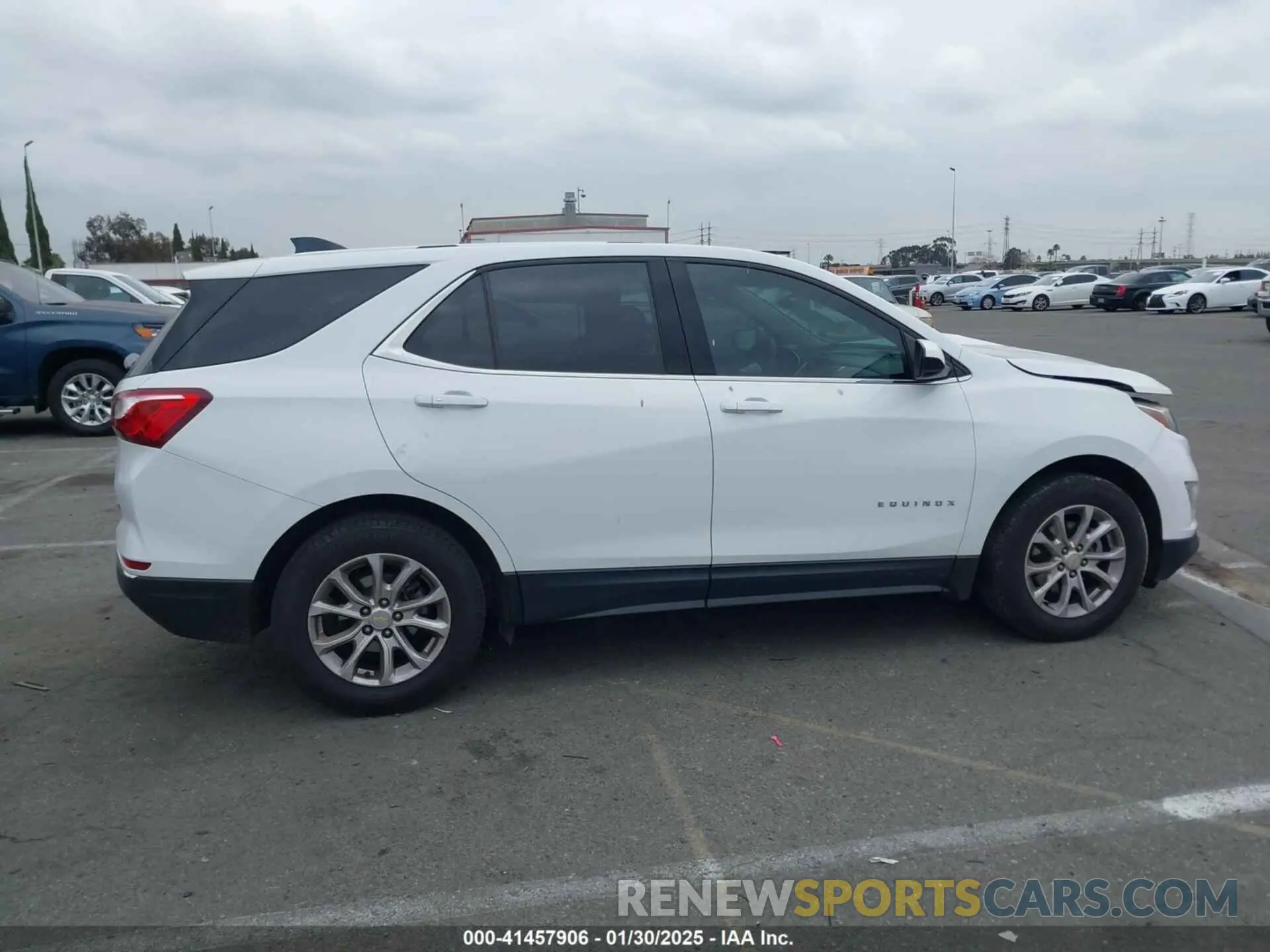 13 Photograph of a damaged car 2GNAXKEV9K6186669 CHEVROLET EQUINOX 2019