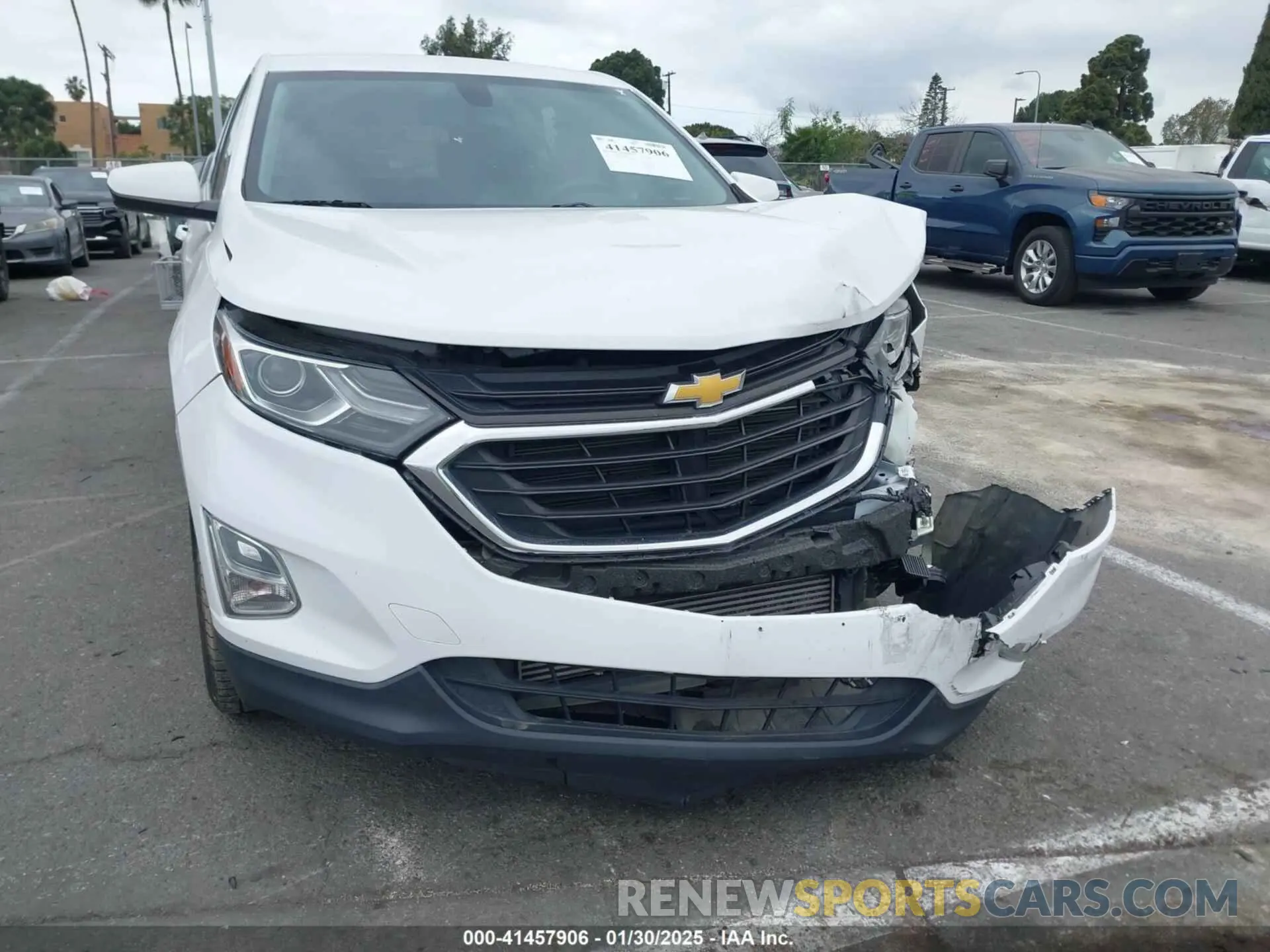 17 Photograph of a damaged car 2GNAXKEV9K6186669 CHEVROLET EQUINOX 2019