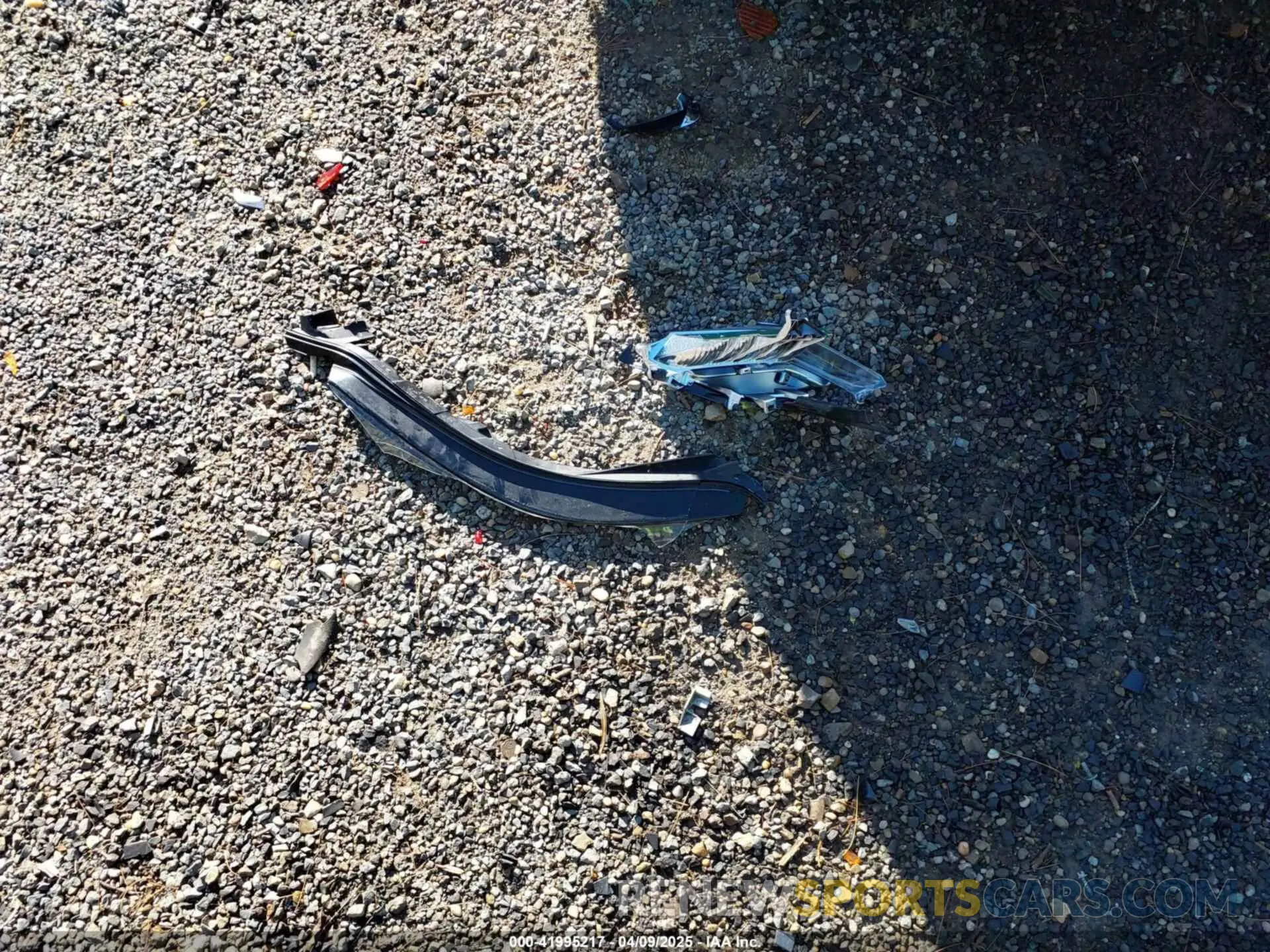 12 Photograph of a damaged car 2GNAXKEV9K6197087 CHEVROLET EQUINOX 2019