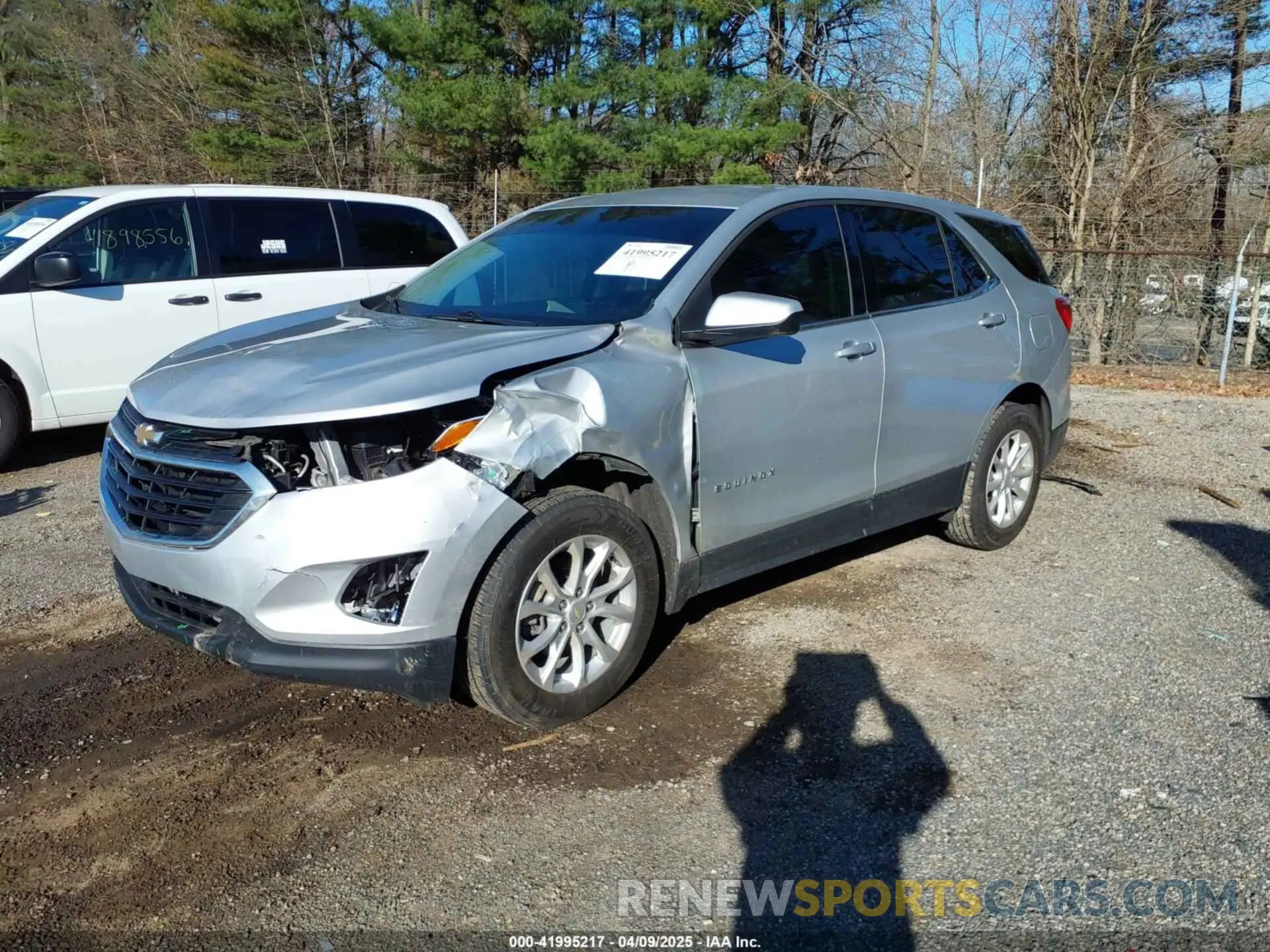 2 Photograph of a damaged car 2GNAXKEV9K6197087 CHEVROLET EQUINOX 2019
