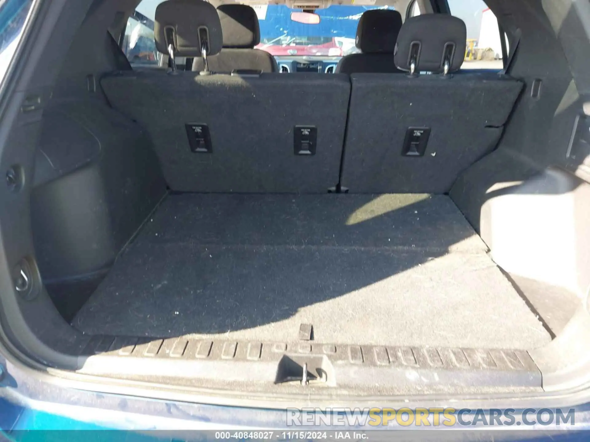 17 Photograph of a damaged car 2GNAXKEV9K6205320 CHEVROLET EQUINOX 2019
