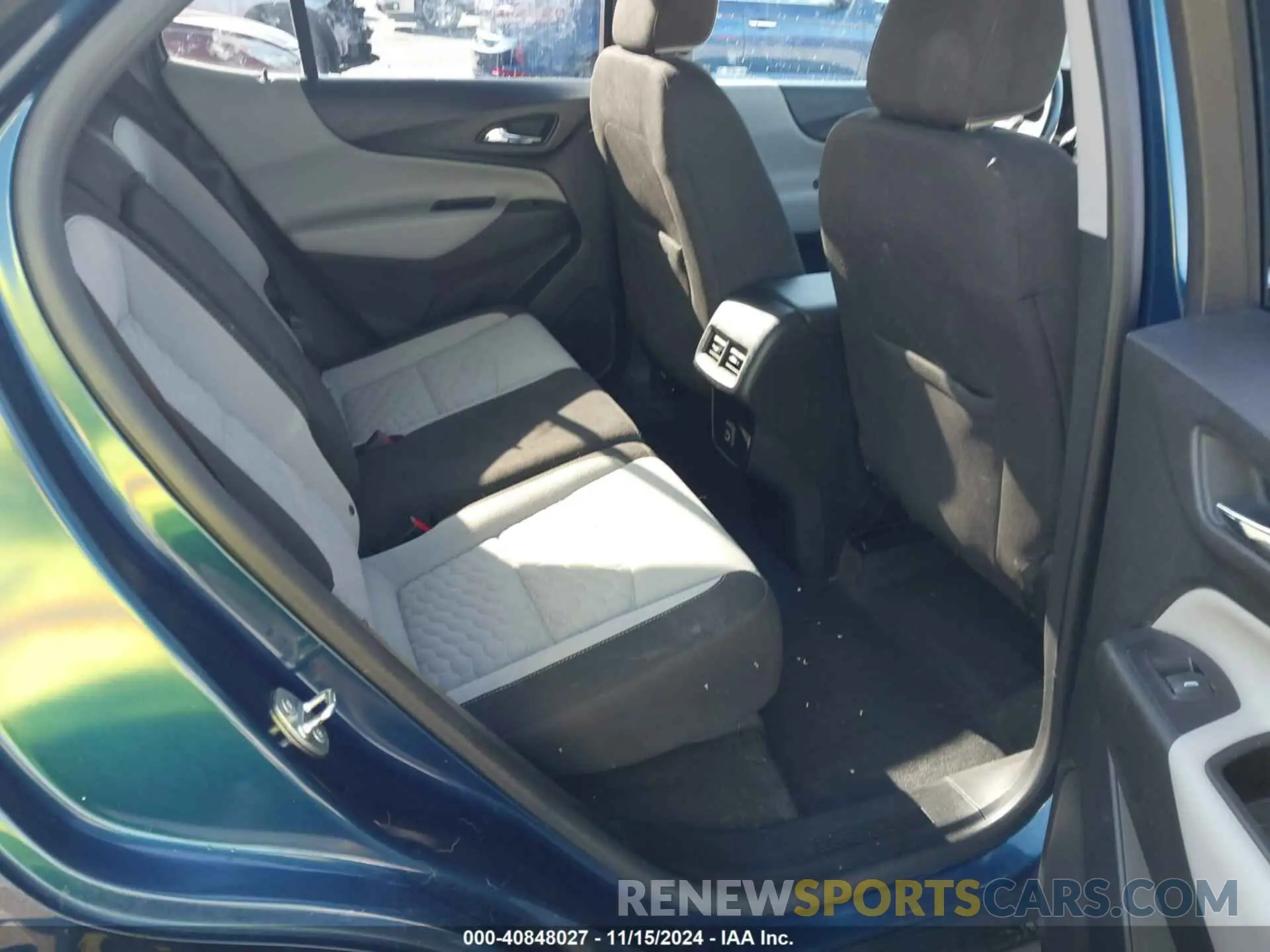 8 Photograph of a damaged car 2GNAXKEV9K6205320 CHEVROLET EQUINOX 2019