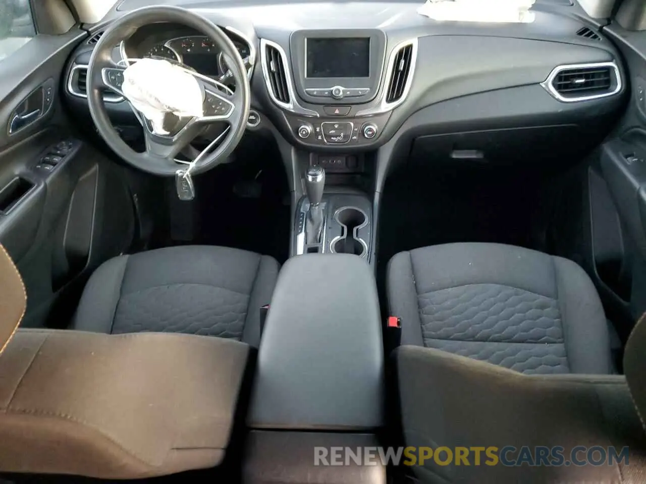 8 Photograph of a damaged car 2GNAXKEV9K6208377 CHEVROLET EQUINOX 2019