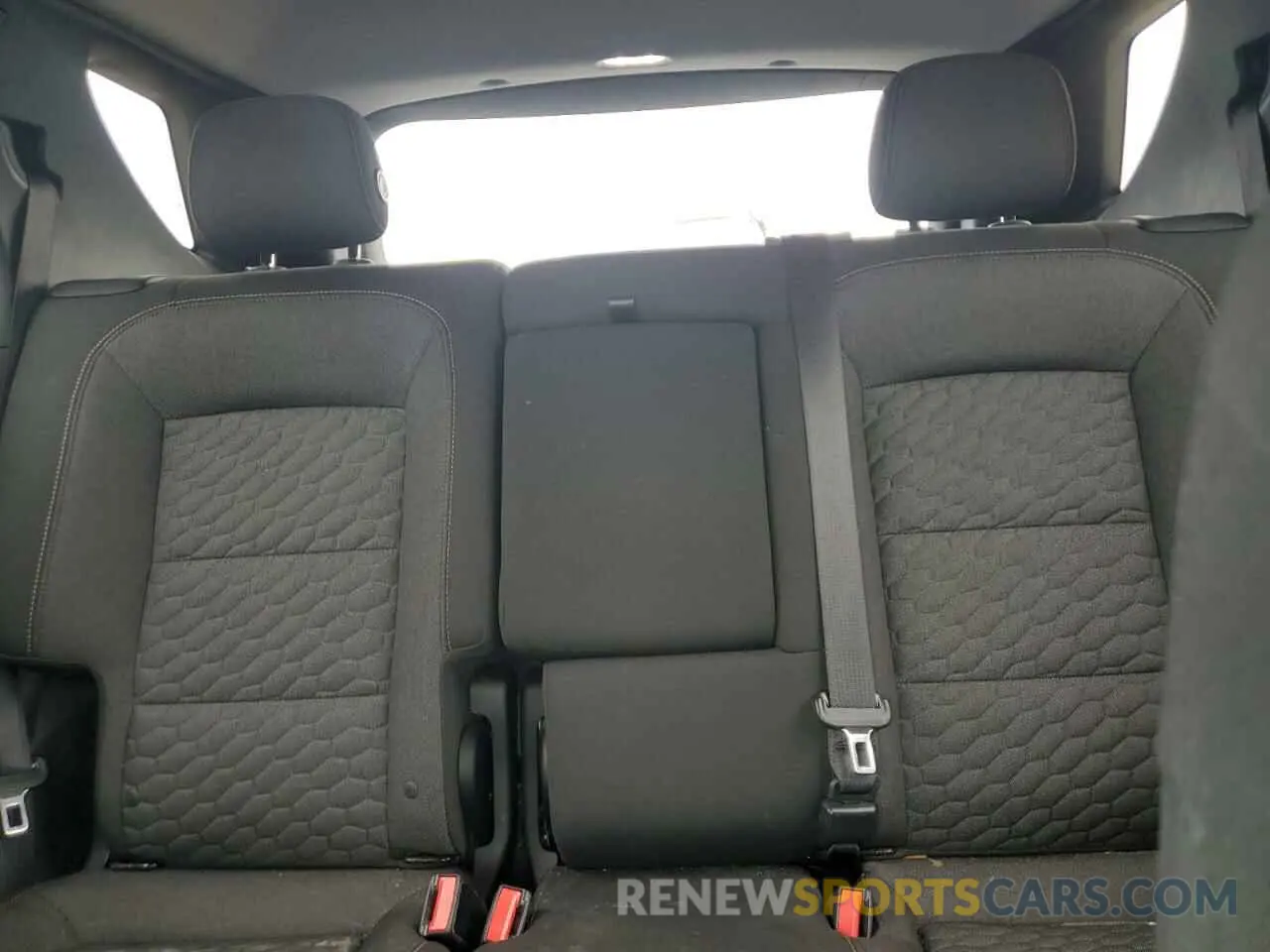 10 Photograph of a damaged car 2GNAXKEV9K6214549 CHEVROLET EQUINOX 2019