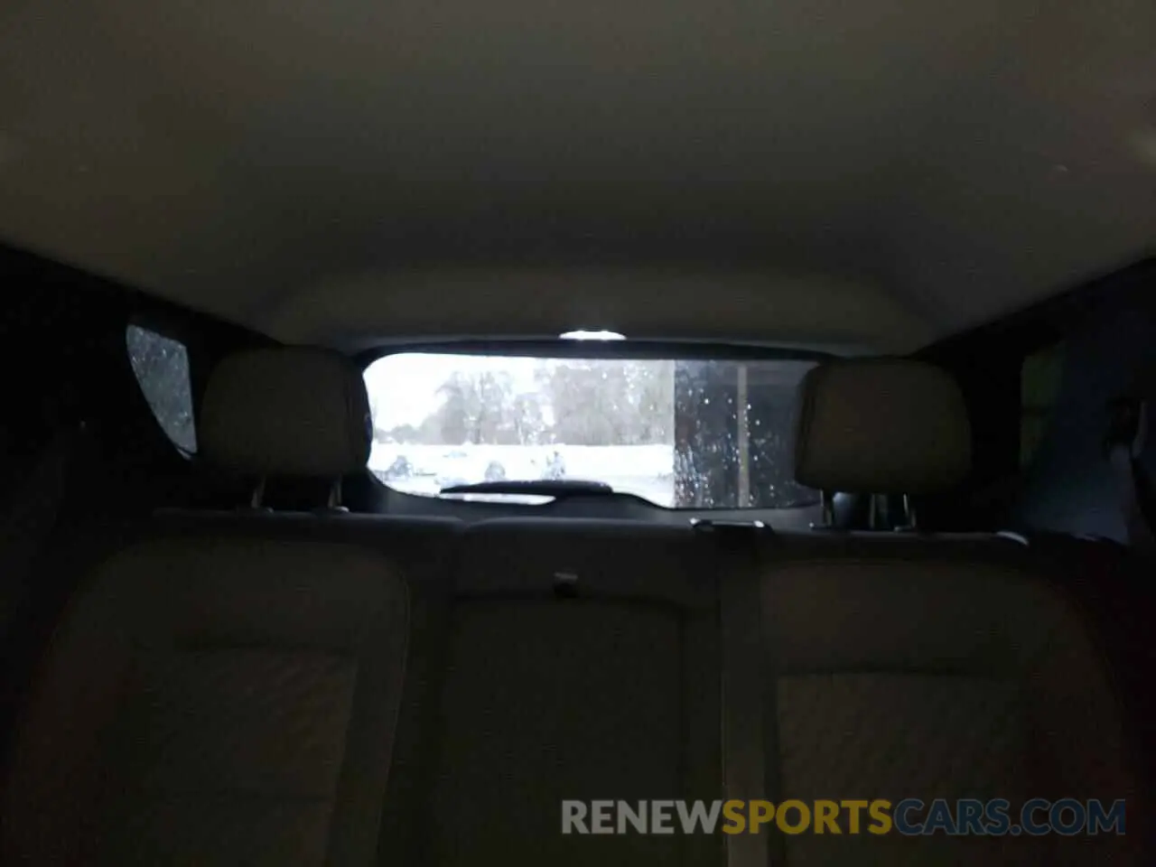 10 Photograph of a damaged car 2GNAXKEV9K6255537 CHEVROLET EQUINOX 2019