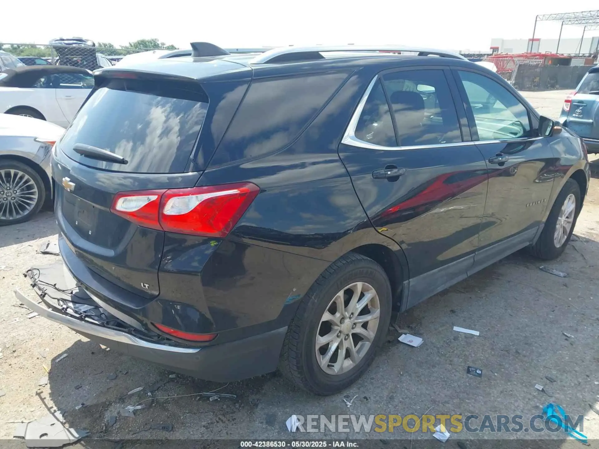 4 Photograph of a damaged car 2GNAXKEV9K6261127 CHEVROLET EQUINOX 2019