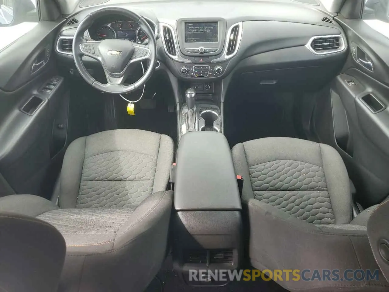 8 Photograph of a damaged car 2GNAXKEV9K6272063 CHEVROLET EQUINOX 2019