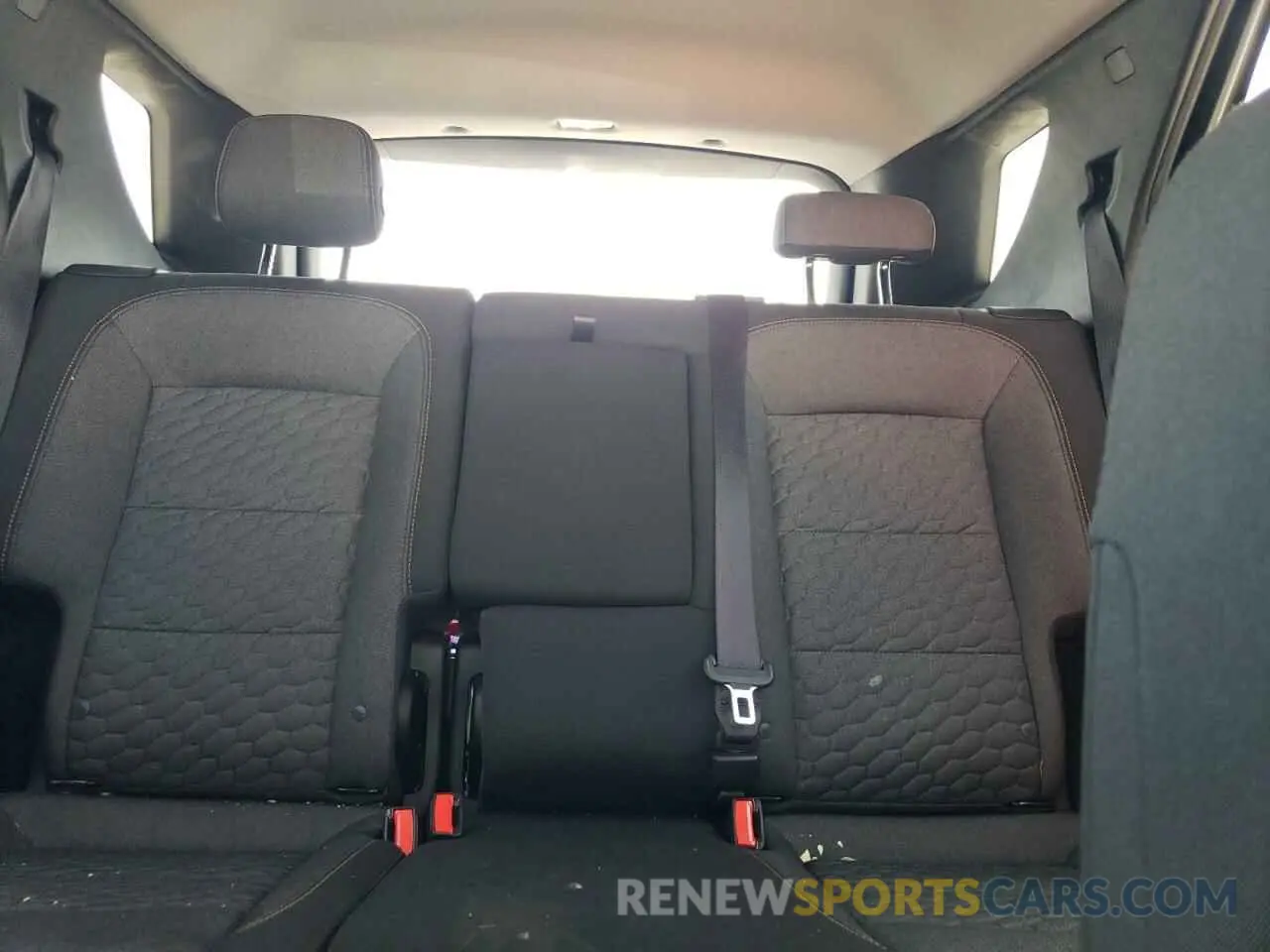 10 Photograph of a damaged car 2GNAXKEV9K6292524 CHEVROLET EQUINOX 2019