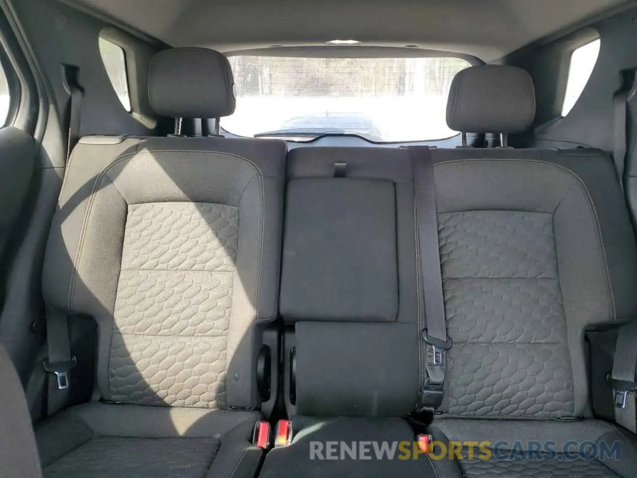 10 Photograph of a damaged car 2GNAXKEV9K6305546 CHEVROLET EQUINOX 2019
