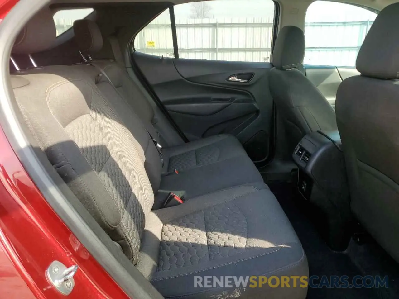 11 Photograph of a damaged car 2GNAXKEV9K6305546 CHEVROLET EQUINOX 2019