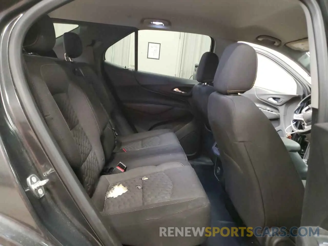 10 Photograph of a damaged car 2GNAXKEVXK6112757 CHEVROLET EQUINOX 2019