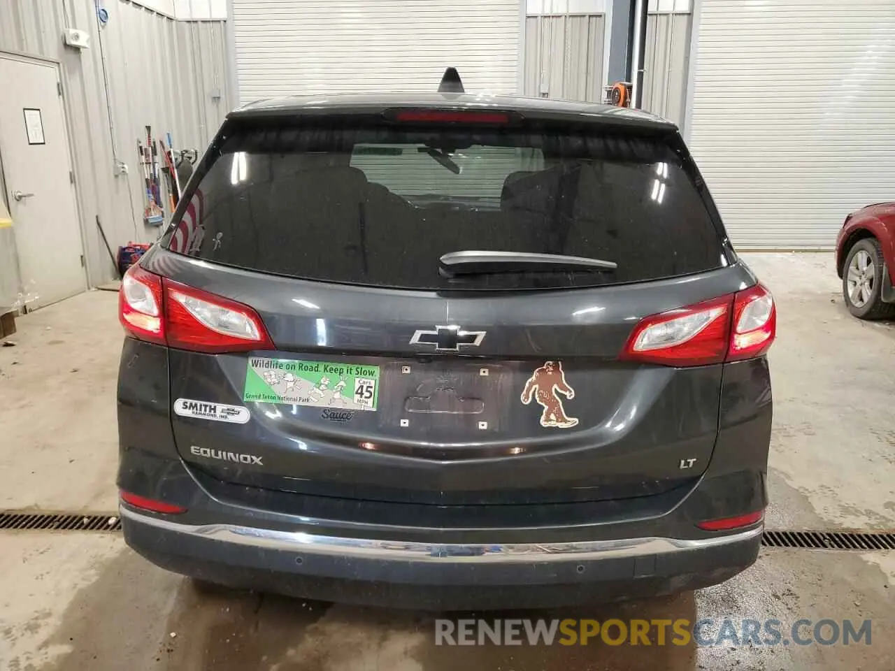 6 Photograph of a damaged car 2GNAXKEVXK6112757 CHEVROLET EQUINOX 2019