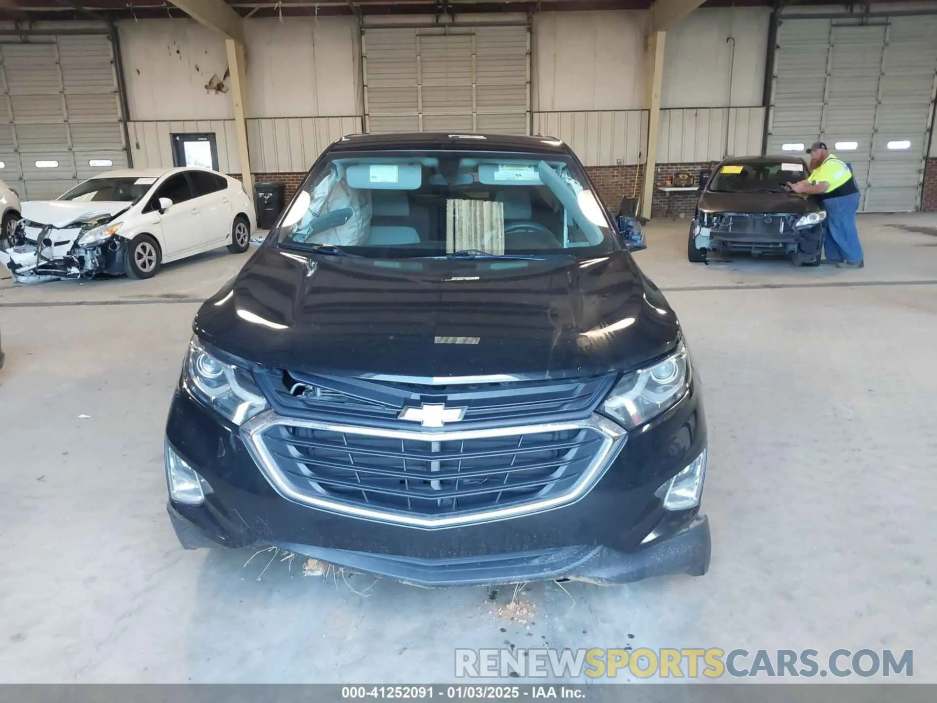 12 Photograph of a damaged car 2GNAXKEVXK6211207 CHEVROLET EQUINOX 2019