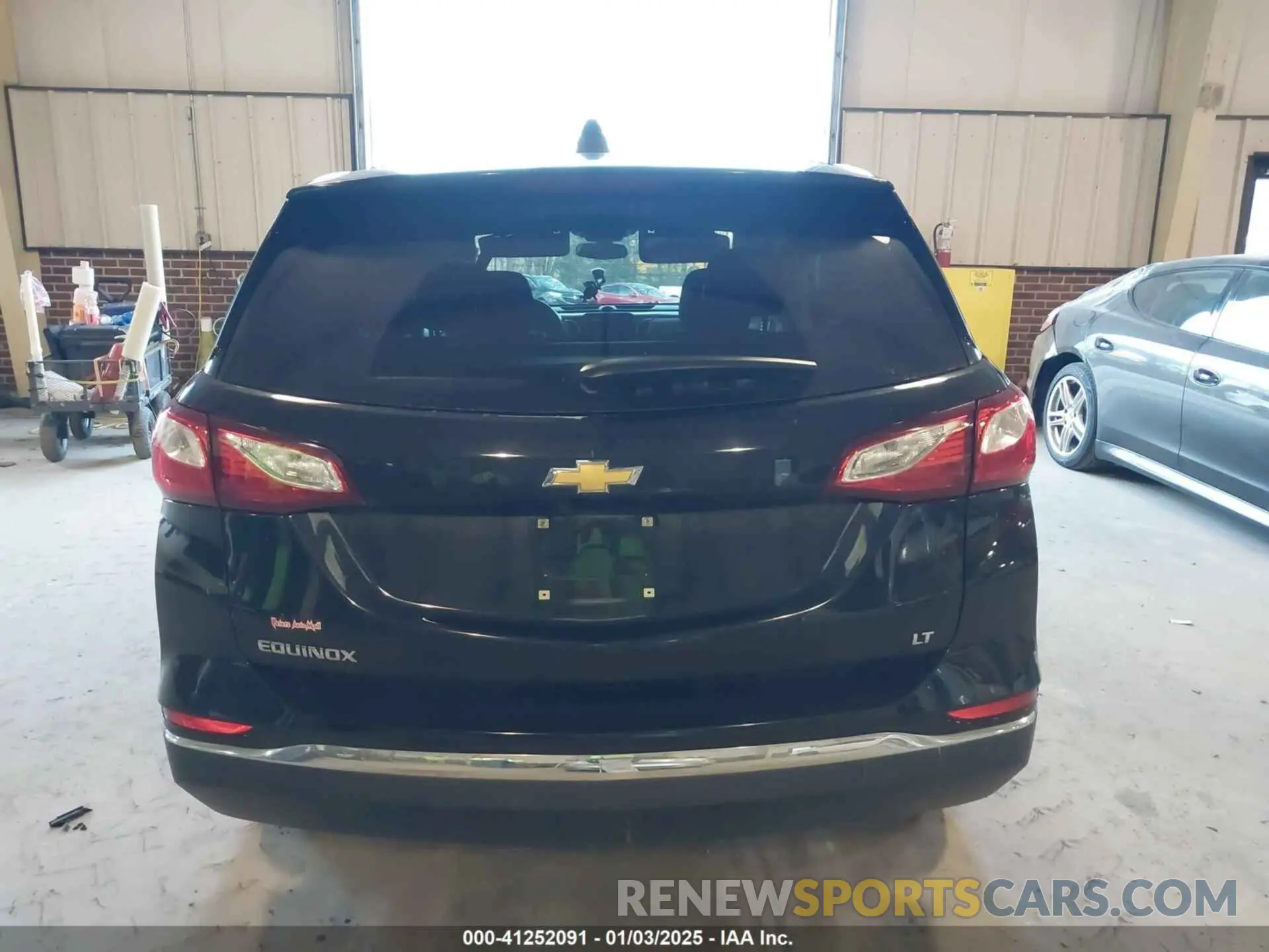 16 Photograph of a damaged car 2GNAXKEVXK6211207 CHEVROLET EQUINOX 2019