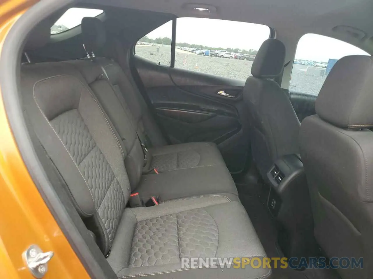 11 Photograph of a damaged car 2GNAXKEVXK6227200 CHEVROLET EQUINOX 2019