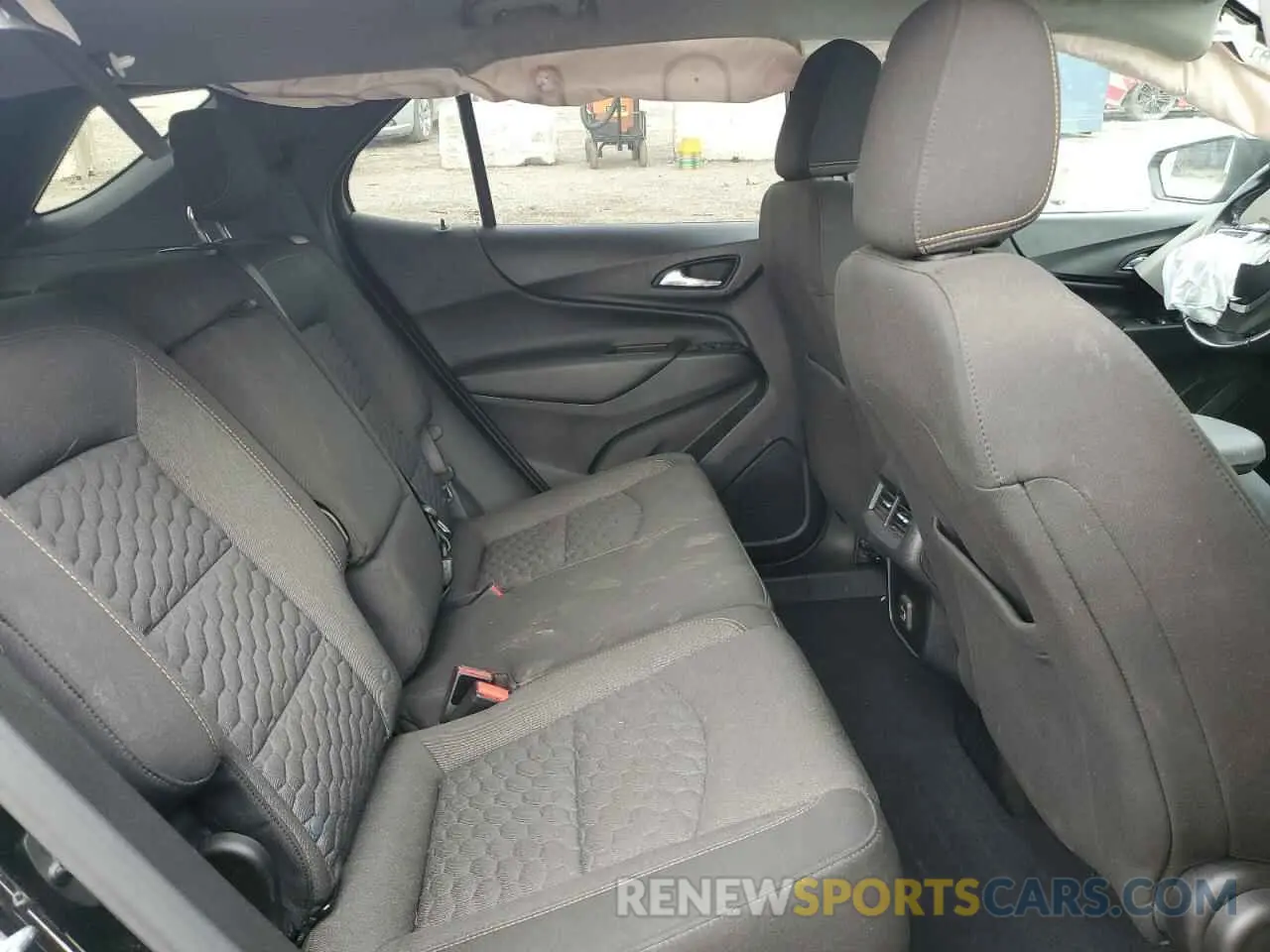 11 Photograph of a damaged car 2GNAXKEVXK6270130 CHEVROLET EQUINOX 2019