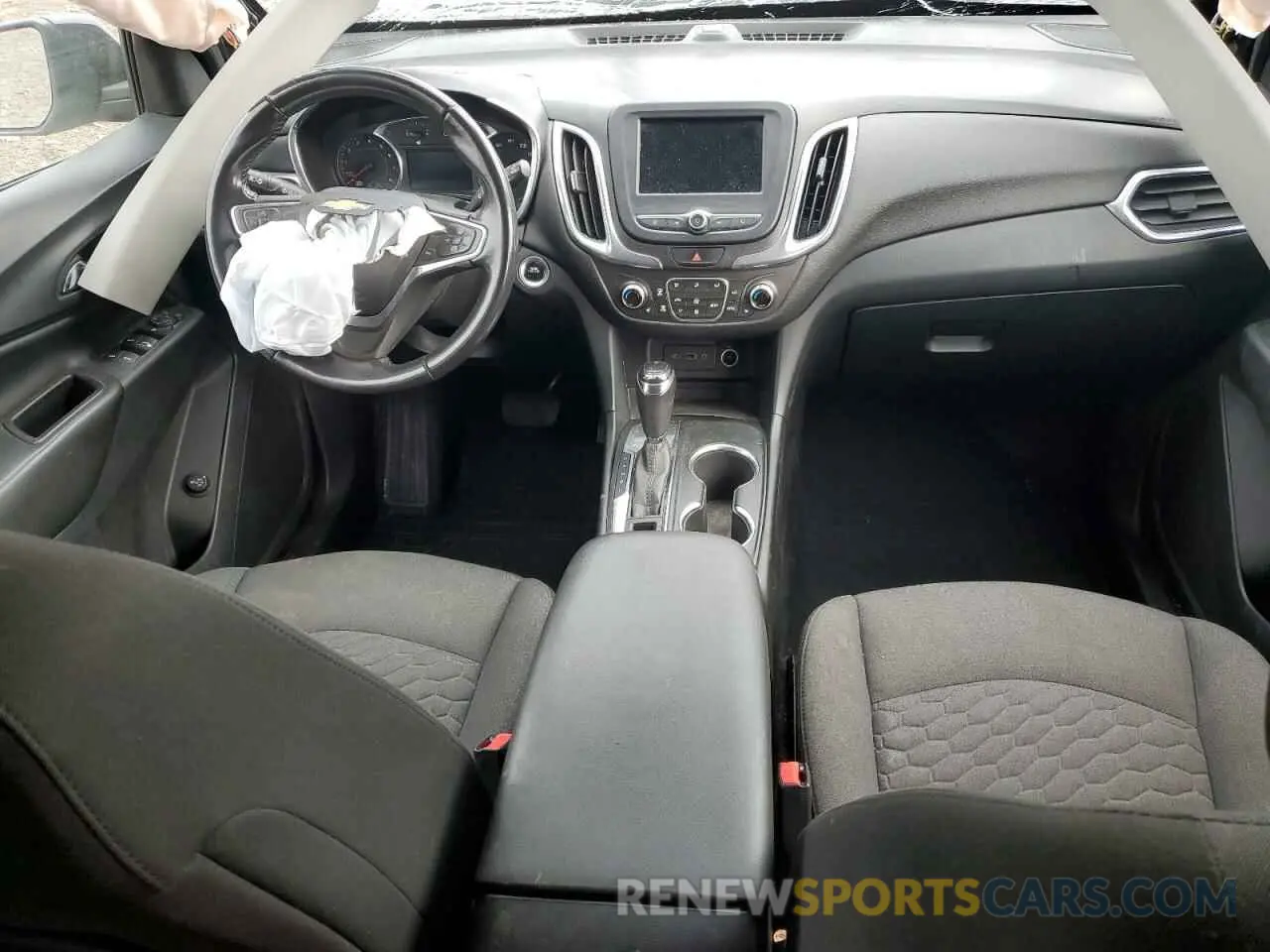 8 Photograph of a damaged car 2GNAXKEVXK6270130 CHEVROLET EQUINOX 2019