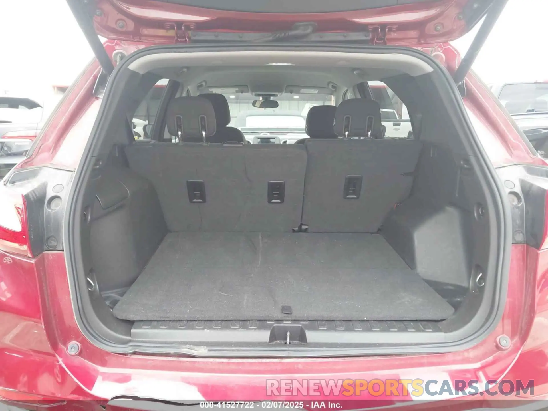 17 Photograph of a damaged car 2GNAXKEVXK6297943 CHEVROLET EQUINOX 2019