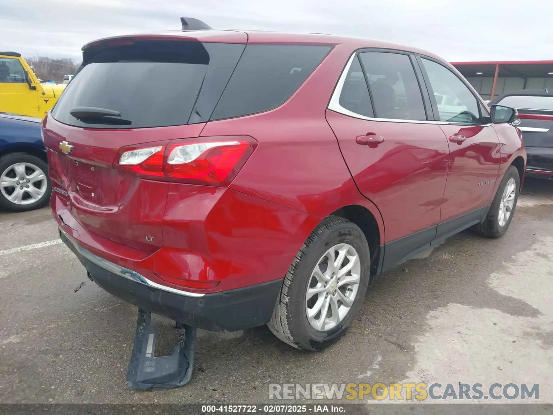 4 Photograph of a damaged car 2GNAXKEVXK6297943 CHEVROLET EQUINOX 2019