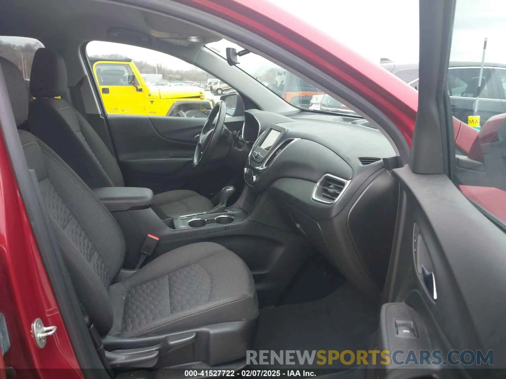 5 Photograph of a damaged car 2GNAXKEVXK6297943 CHEVROLET EQUINOX 2019