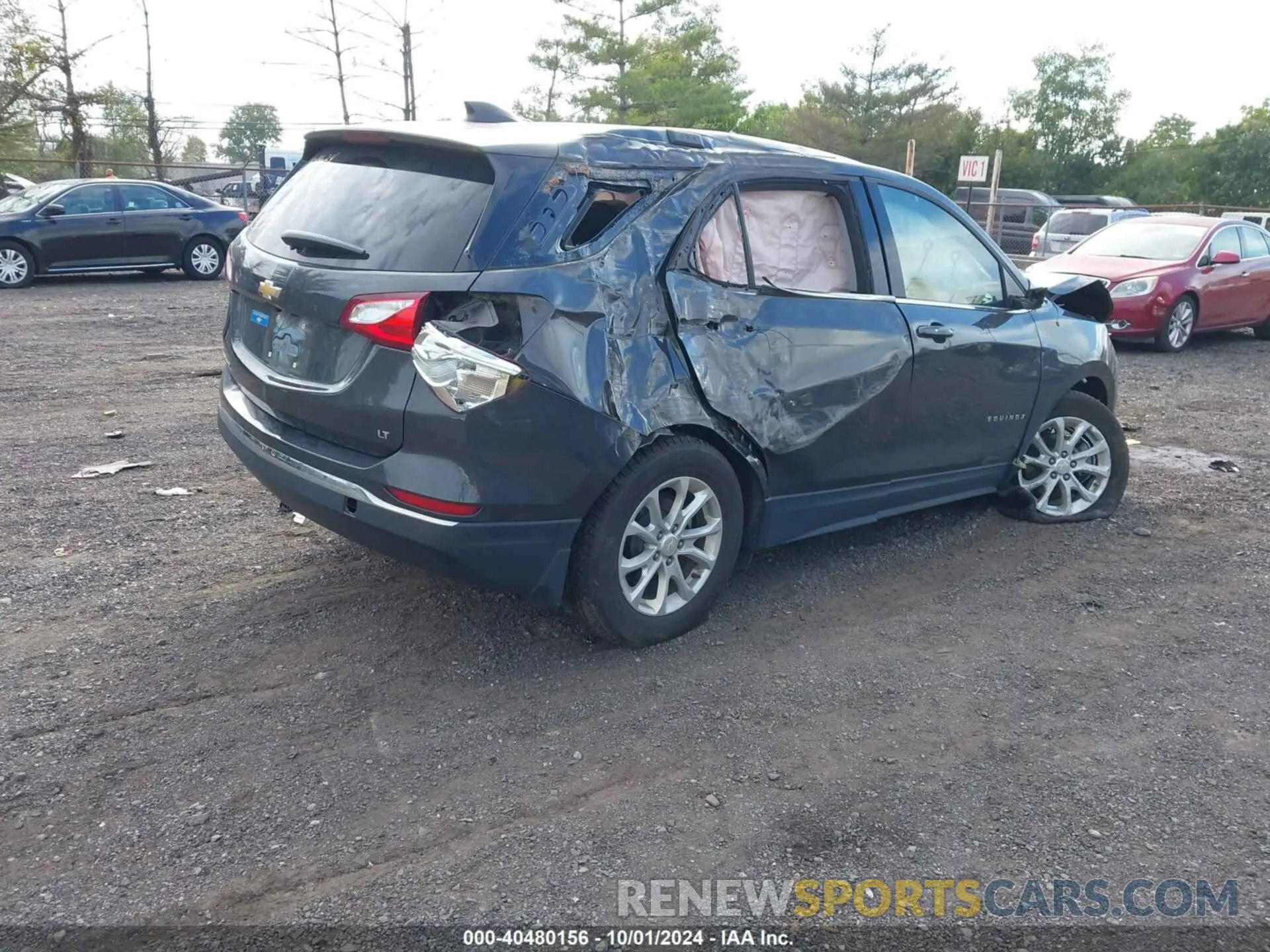 4 Photograph of a damaged car 2GNAXKEVXK6300436 CHEVROLET EQUINOX 2019