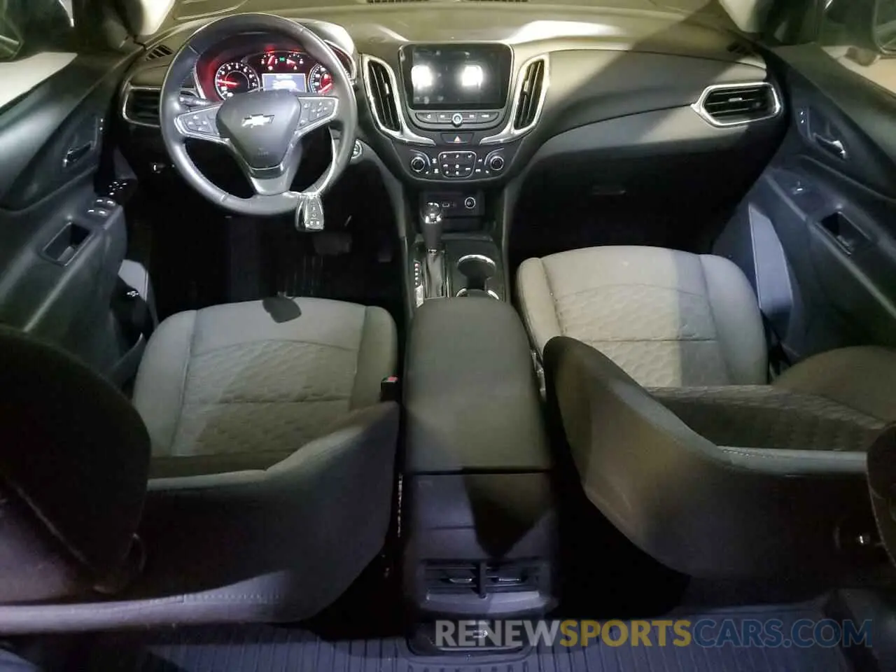 8 Photograph of a damaged car 2GNAXLEX0K6161893 CHEVROLET EQUINOX 2019