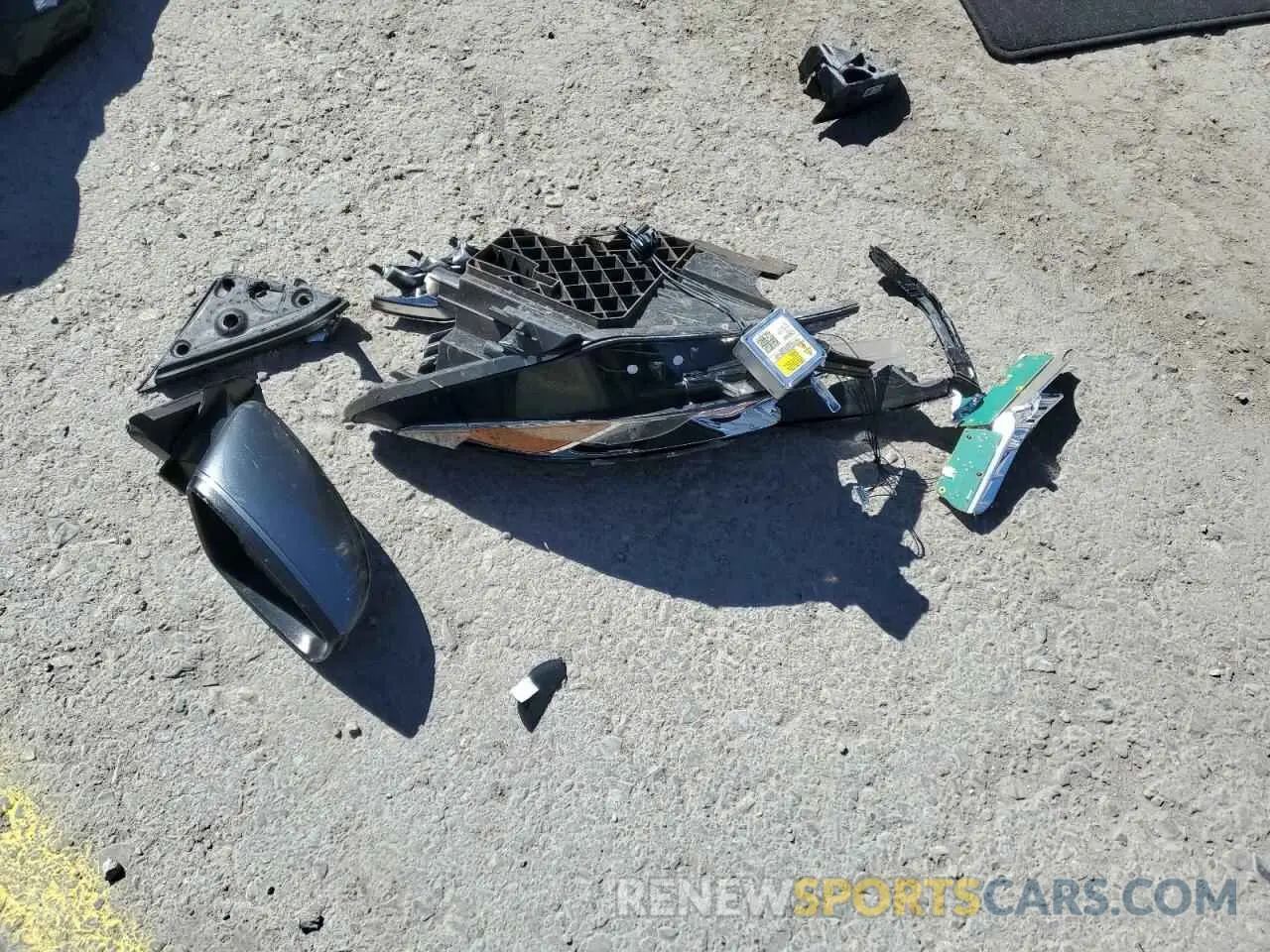 13 Photograph of a damaged car 2GNAXLEX0K6241761 CHEVROLET EQUINOX 2019