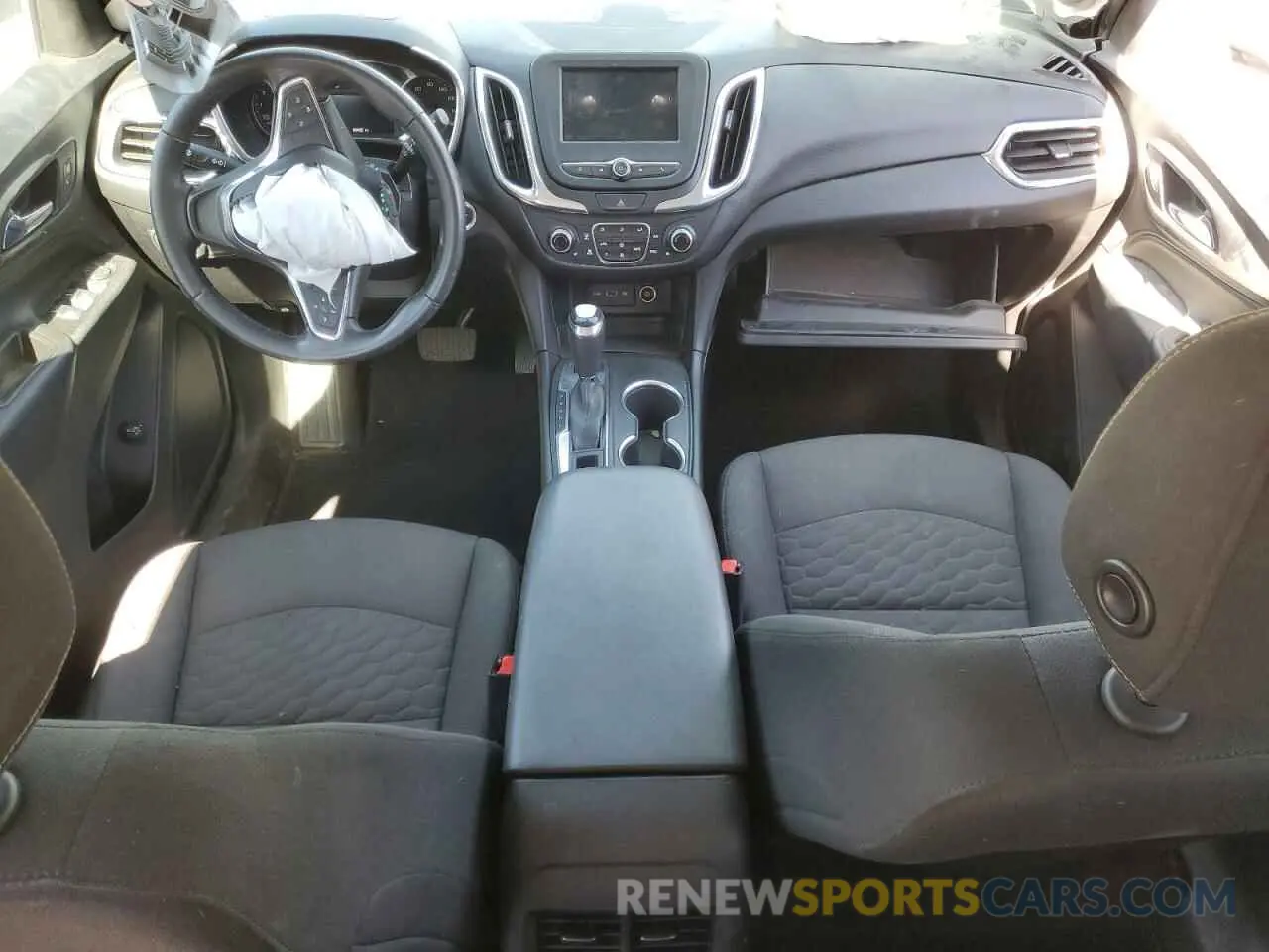 8 Photograph of a damaged car 2GNAXLEX0K6241761 CHEVROLET EQUINOX 2019