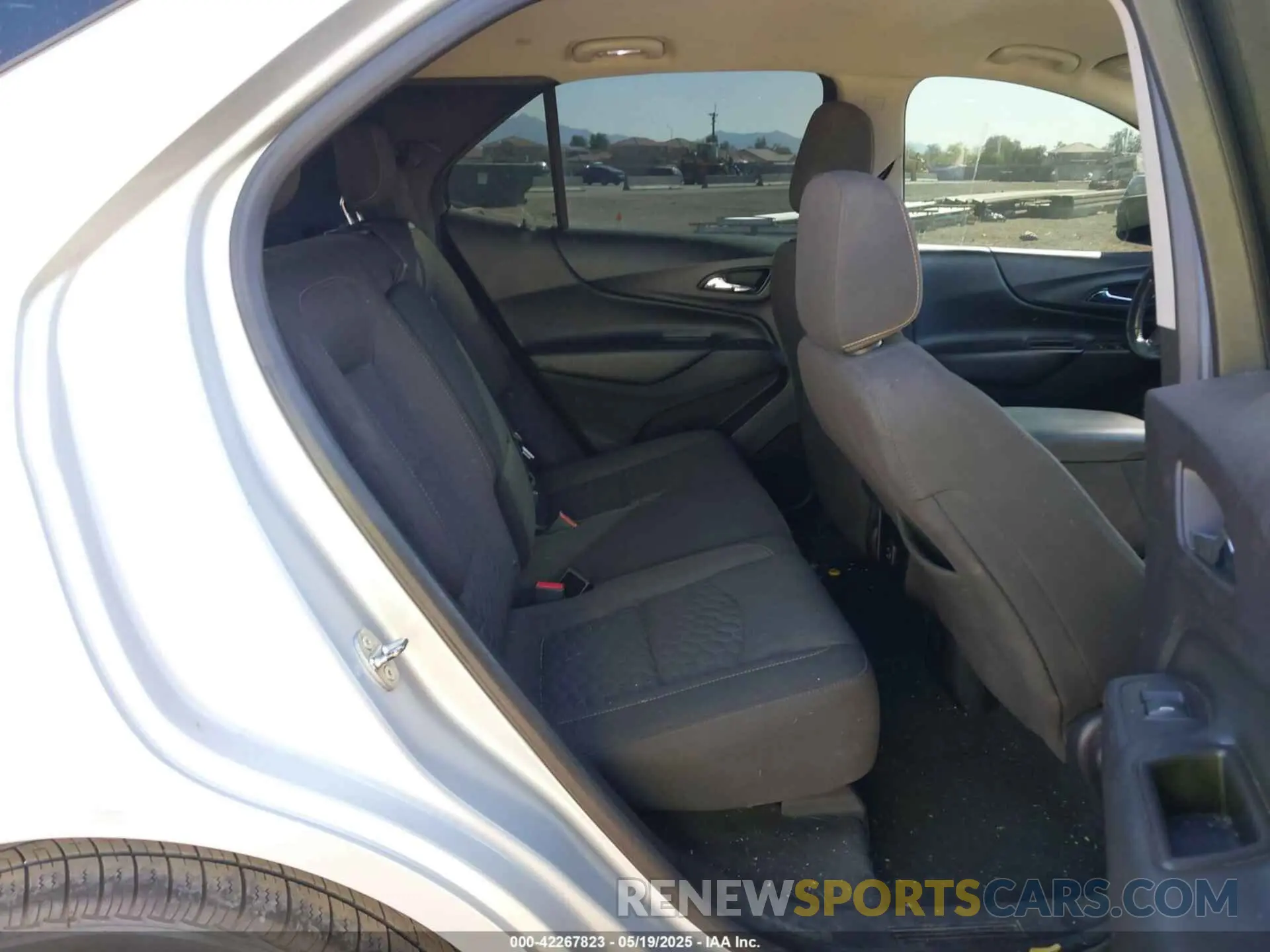 8 Photograph of a damaged car 2GNAXLEX1K6207599 CHEVROLET EQUINOX 2019