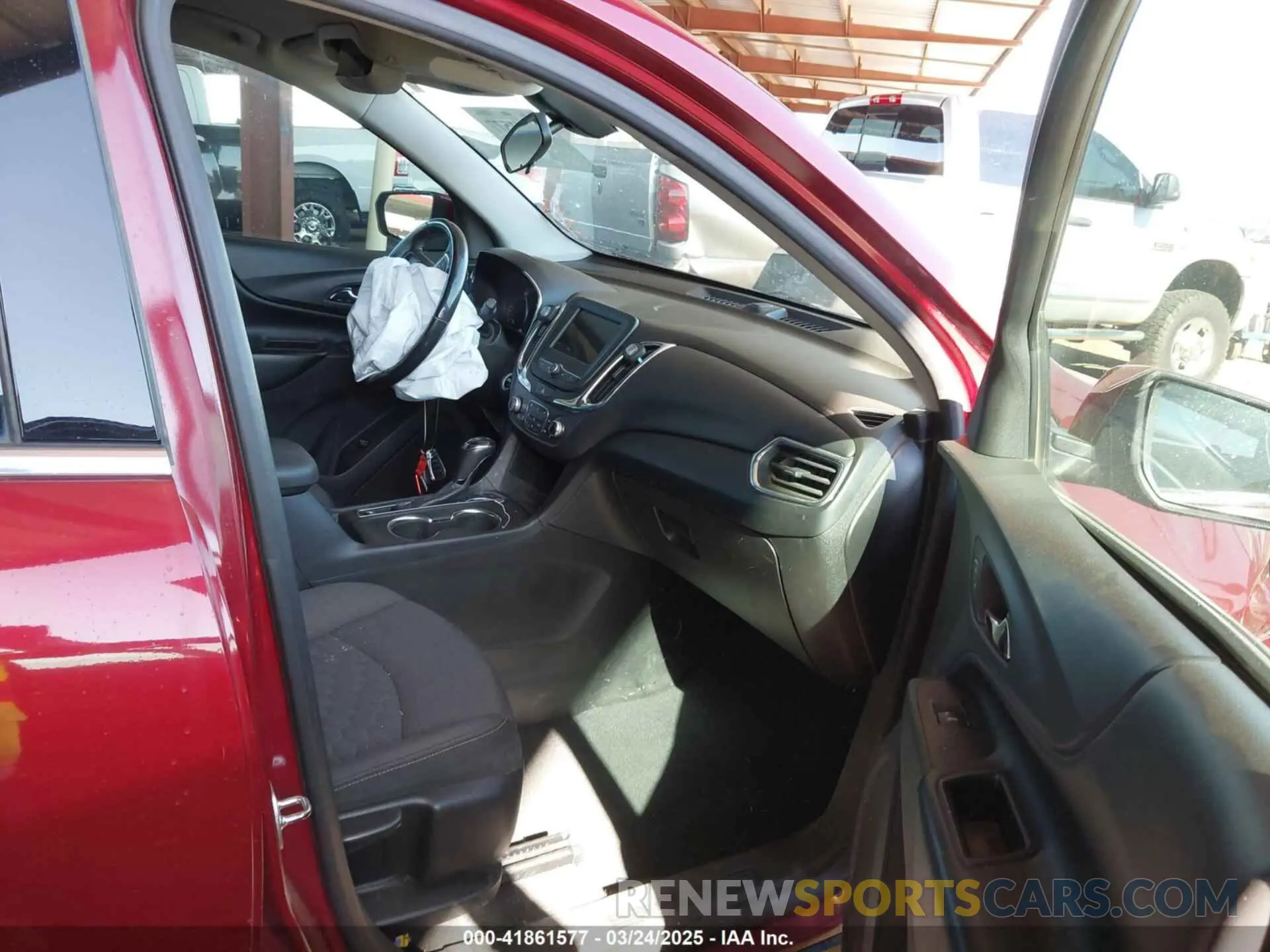 5 Photograph of a damaged car 2GNAXLEX1K6212771 CHEVROLET EQUINOX 2019