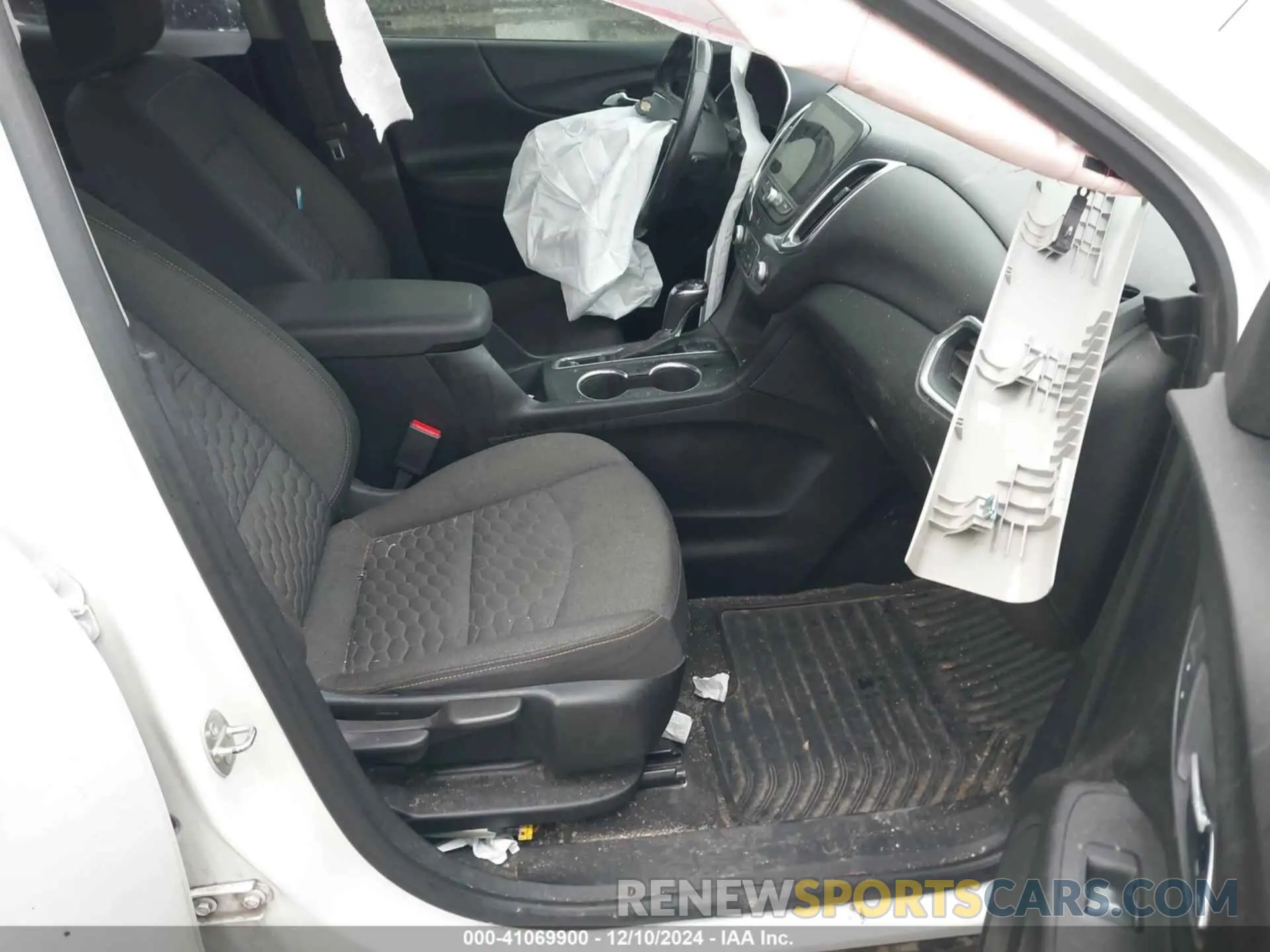 5 Photograph of a damaged car 2GNAXLEX2K6282229 CHEVROLET EQUINOX 2019