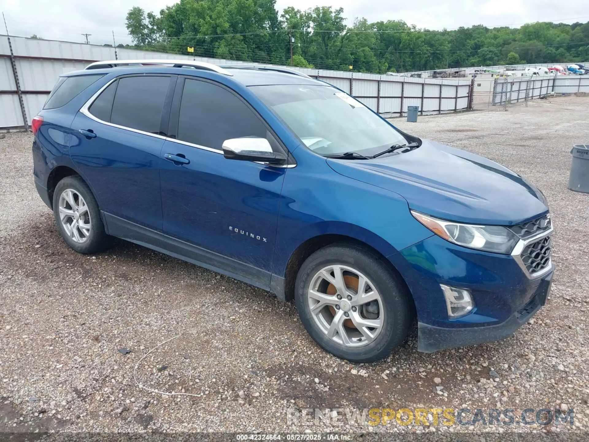 1 Photograph of a damaged car 2GNAXLEX3K6127642 CHEVROLET EQUINOX 2019