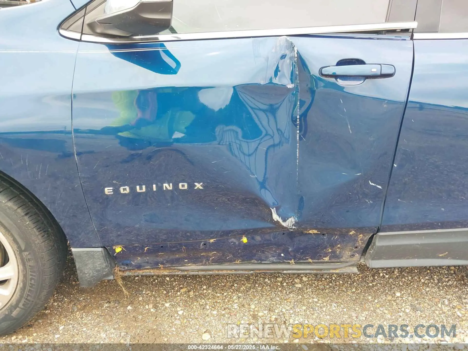 12 Photograph of a damaged car 2GNAXLEX3K6127642 CHEVROLET EQUINOX 2019