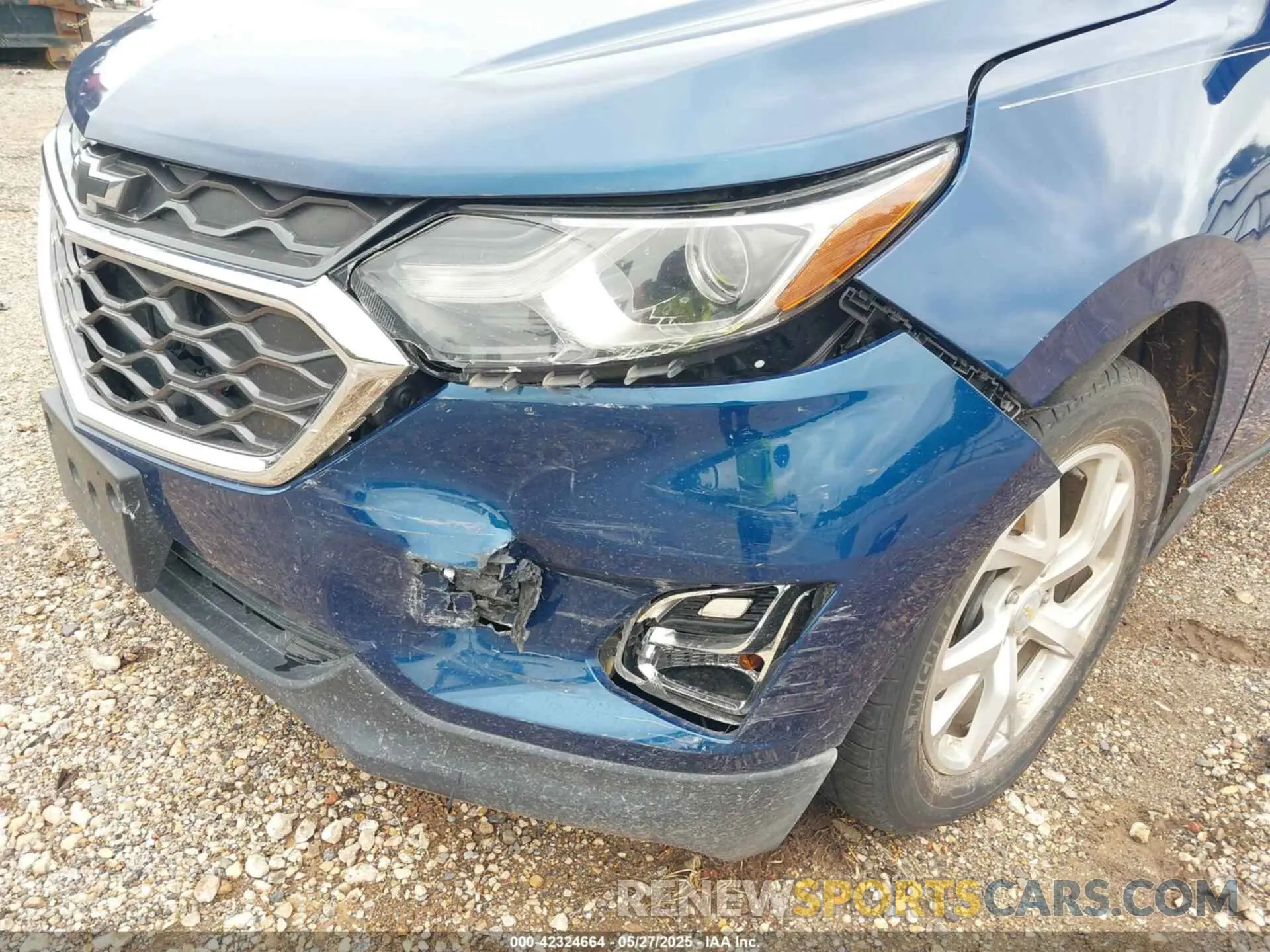 18 Photograph of a damaged car 2GNAXLEX3K6127642 CHEVROLET EQUINOX 2019