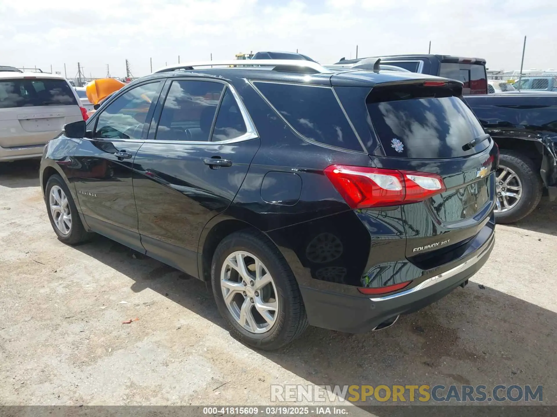 3 Photograph of a damaged car 2GNAXLEX3K6180440 CHEVROLET EQUINOX 2019