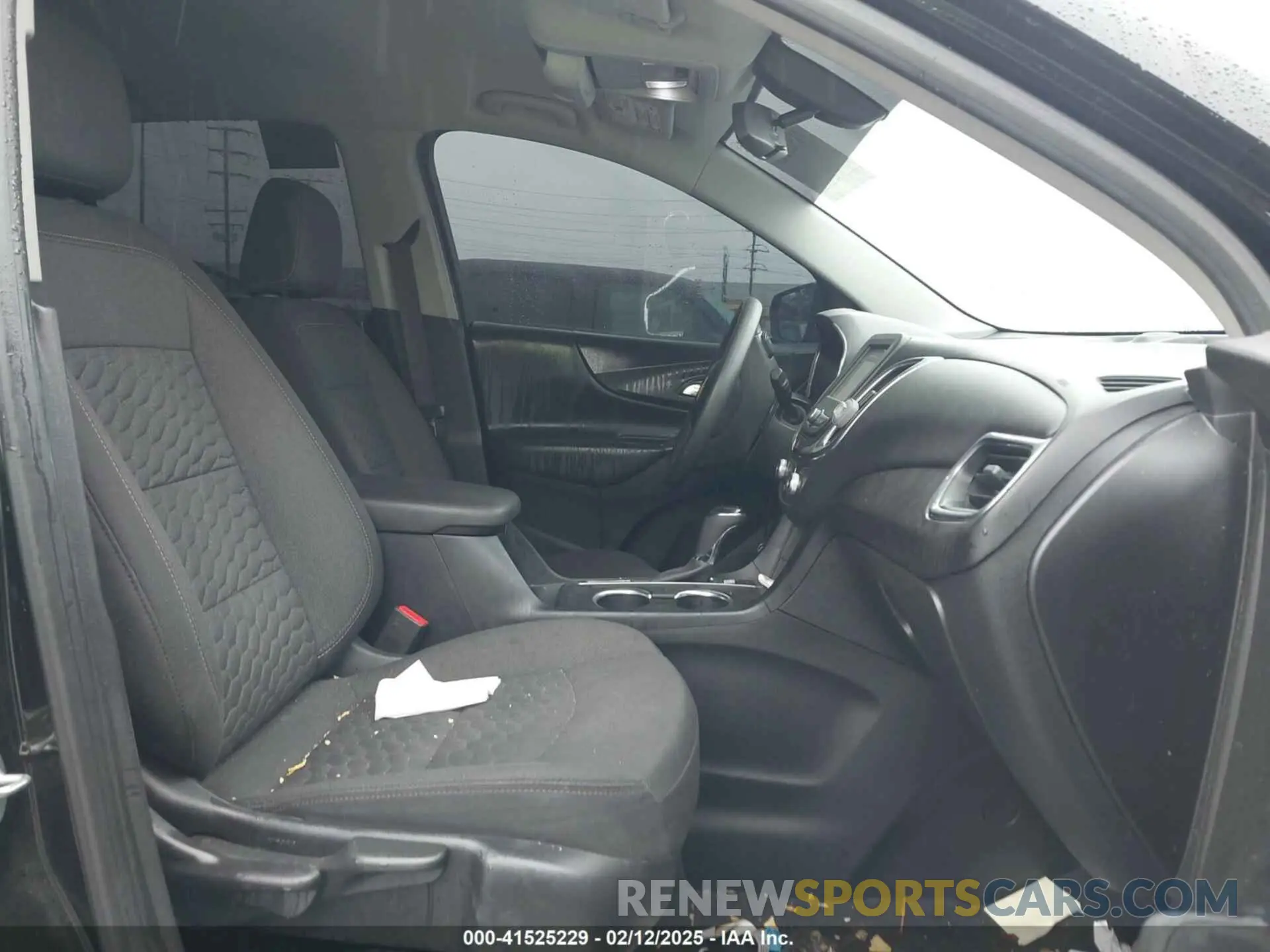 5 Photograph of a damaged car 2GNAXLEX3K6186898 CHEVROLET EQUINOX 2019