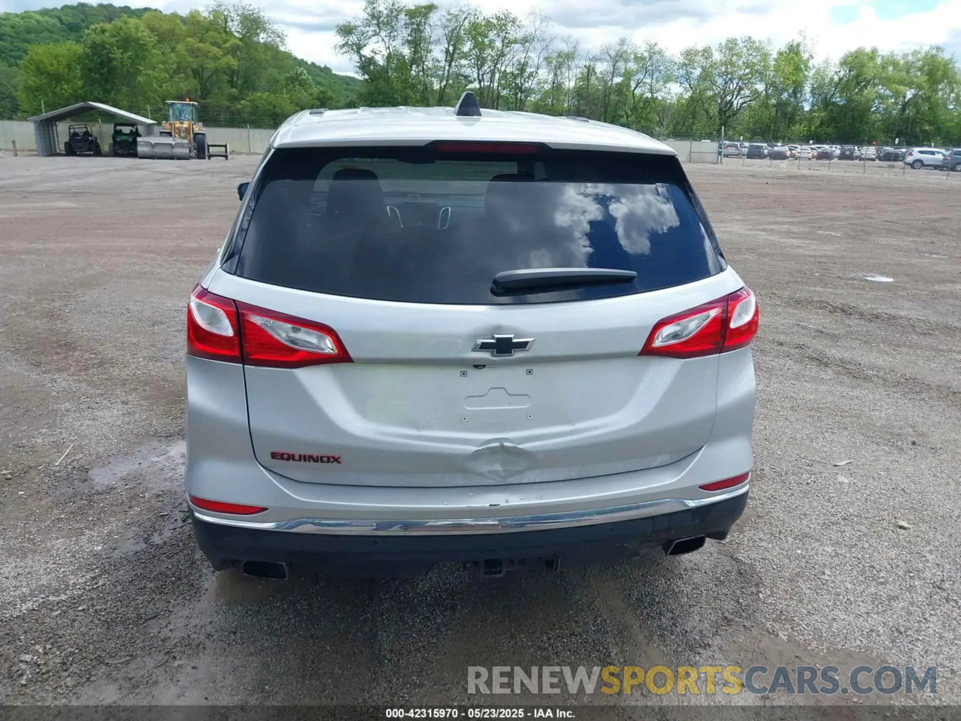 17 Photograph of a damaged car 2GNAXLEX6K6105506 CHEVROLET EQUINOX 2019