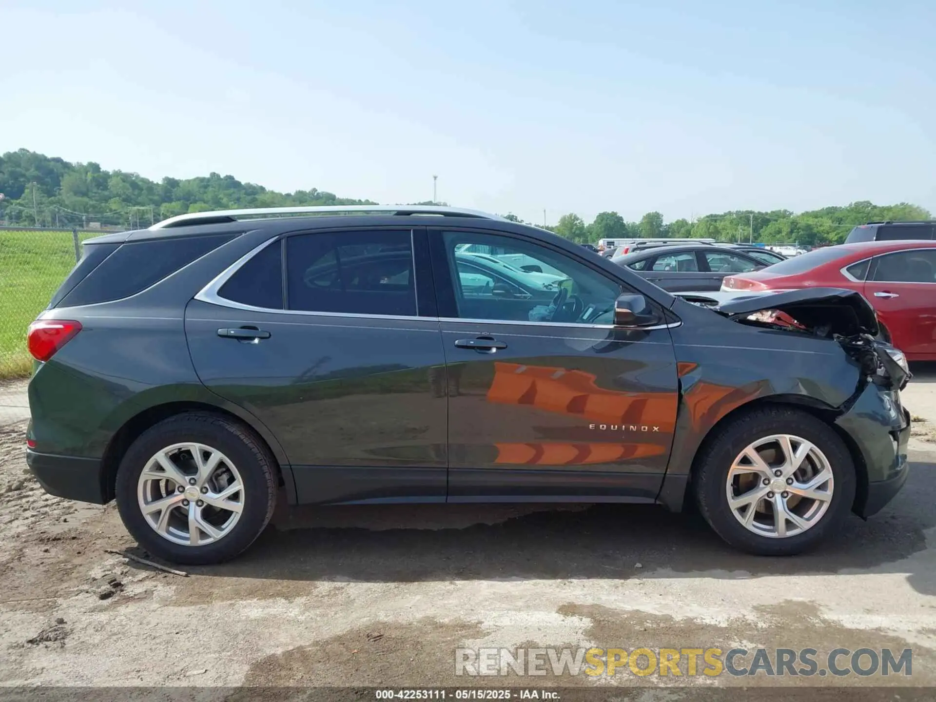 13 Photograph of a damaged car 2GNAXLEX6K6123469 CHEVROLET EQUINOX 2019