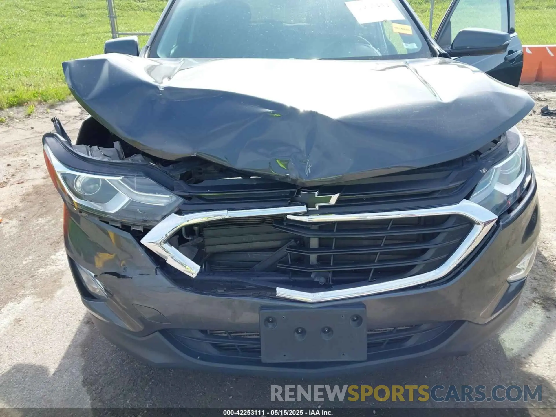 6 Photograph of a damaged car 2GNAXLEX6K6123469 CHEVROLET EQUINOX 2019