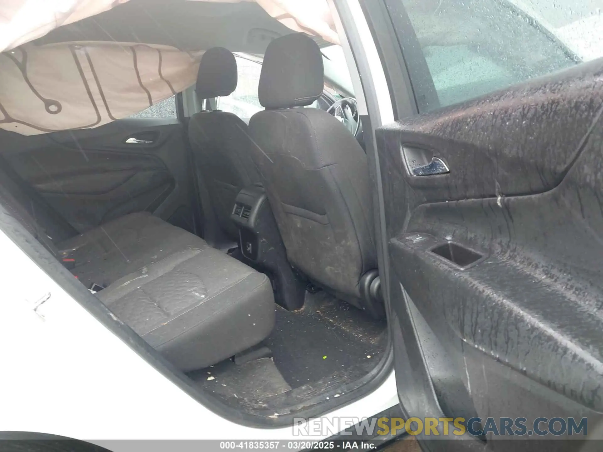 8 Photograph of a damaged car 2GNAXLEX6K6156343 CHEVROLET EQUINOX 2019