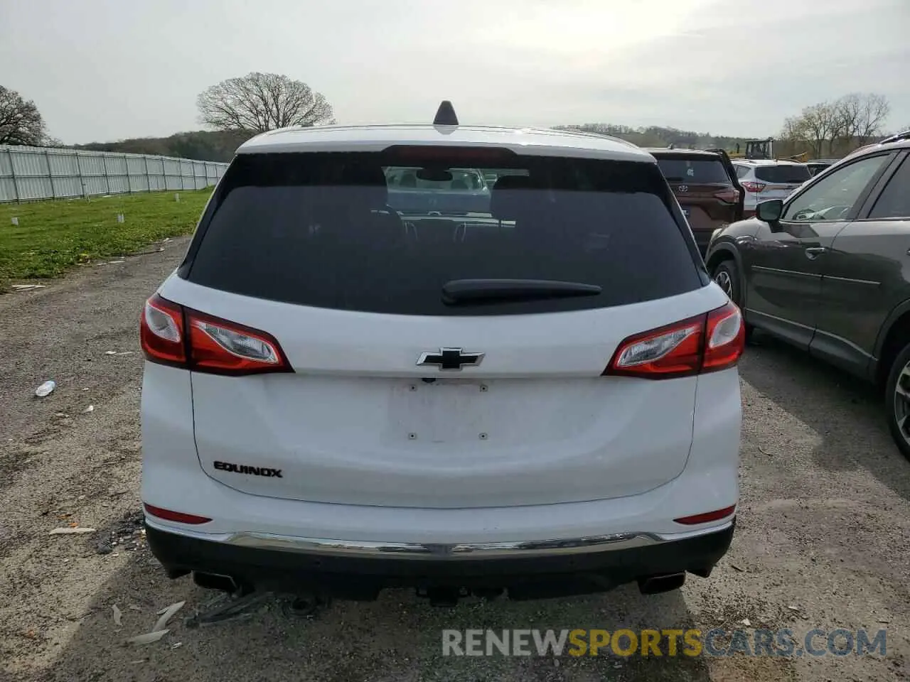 6 Photograph of a damaged car 2GNAXLEX6K6168363 CHEVROLET EQUINOX 2019