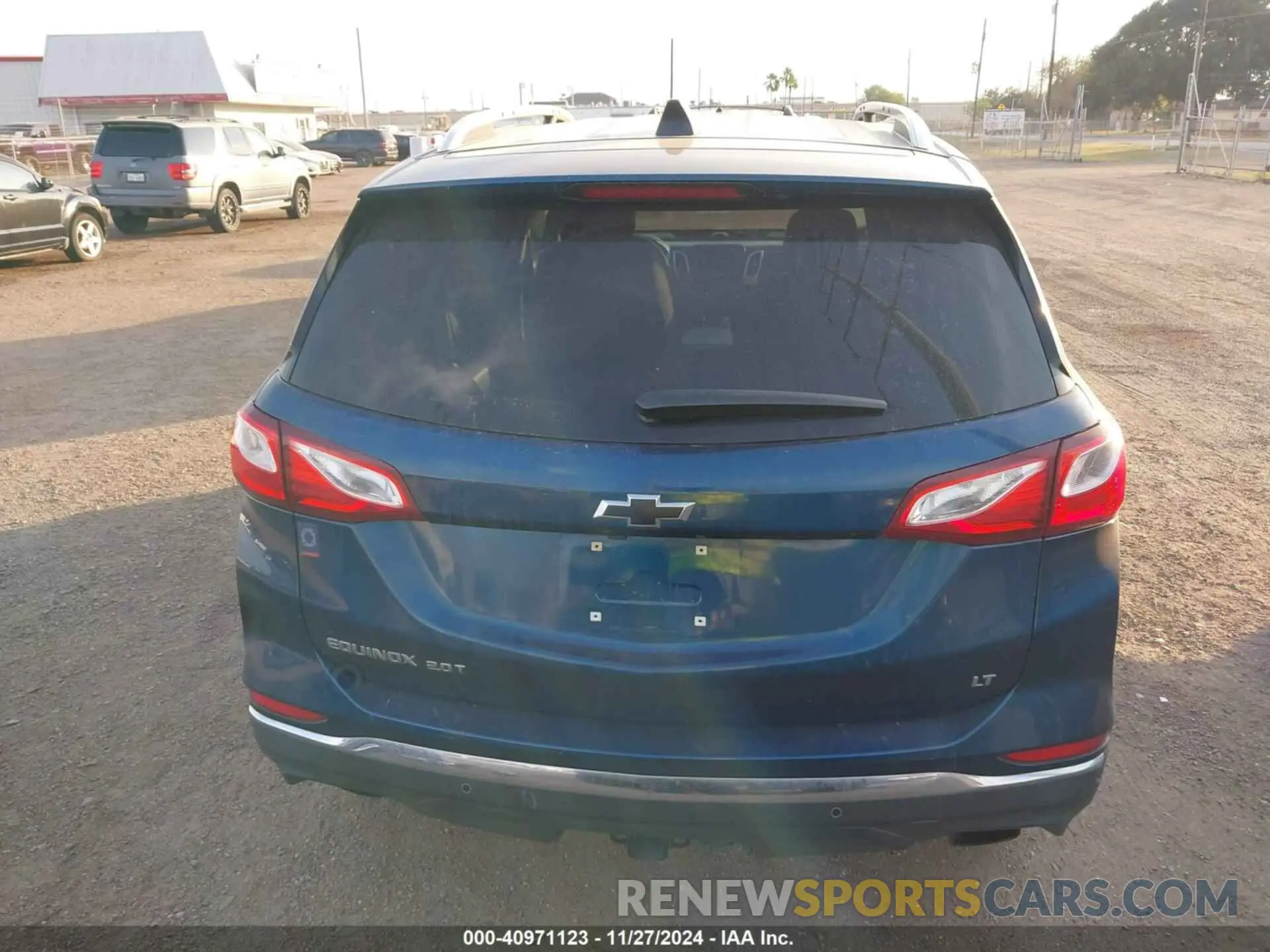 17 Photograph of a damaged car 2GNAXLEX6K6191061 CHEVROLET EQUINOX 2019