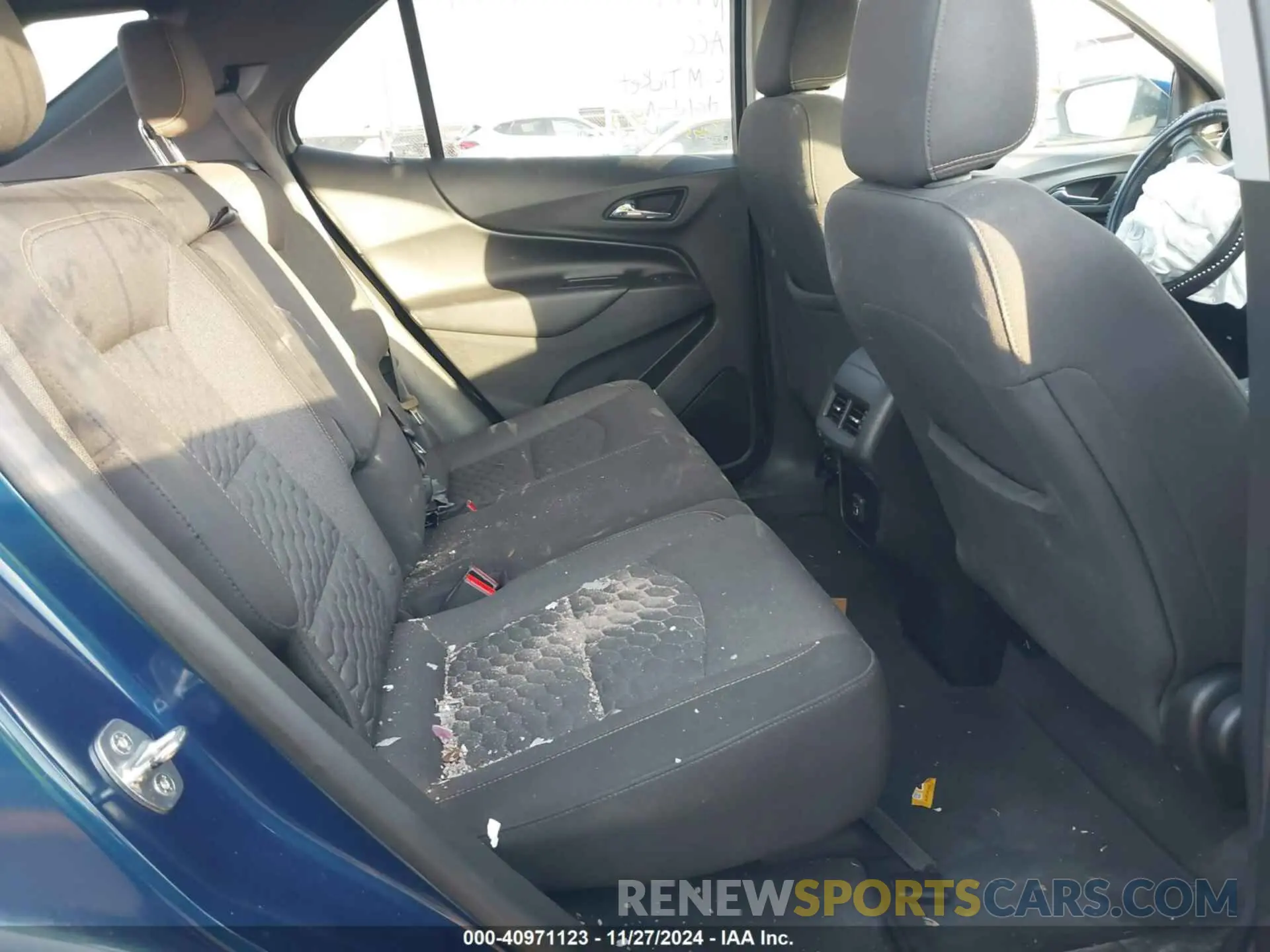 8 Photograph of a damaged car 2GNAXLEX6K6191061 CHEVROLET EQUINOX 2019
