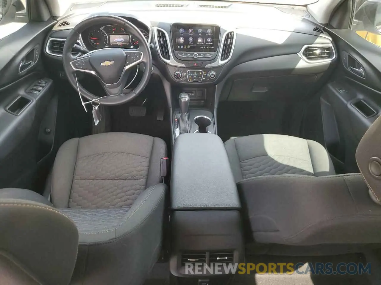 8 Photograph of a damaged car 2GNAXLEX8K6276354 CHEVROLET EQUINOX 2019