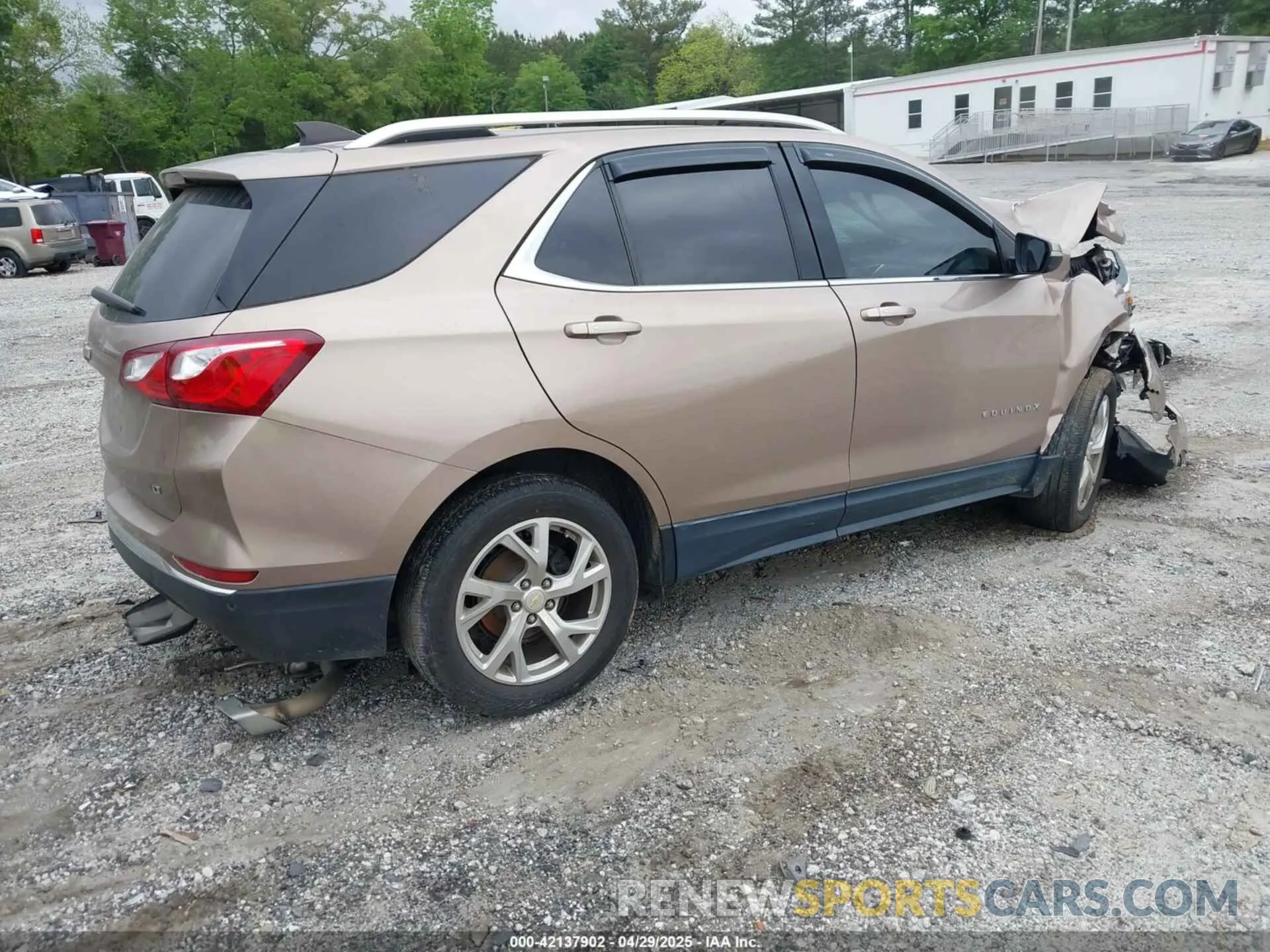 4 Photograph of a damaged car 2GNAXLEX9K6298525 CHEVROLET EQUINOX 2019
