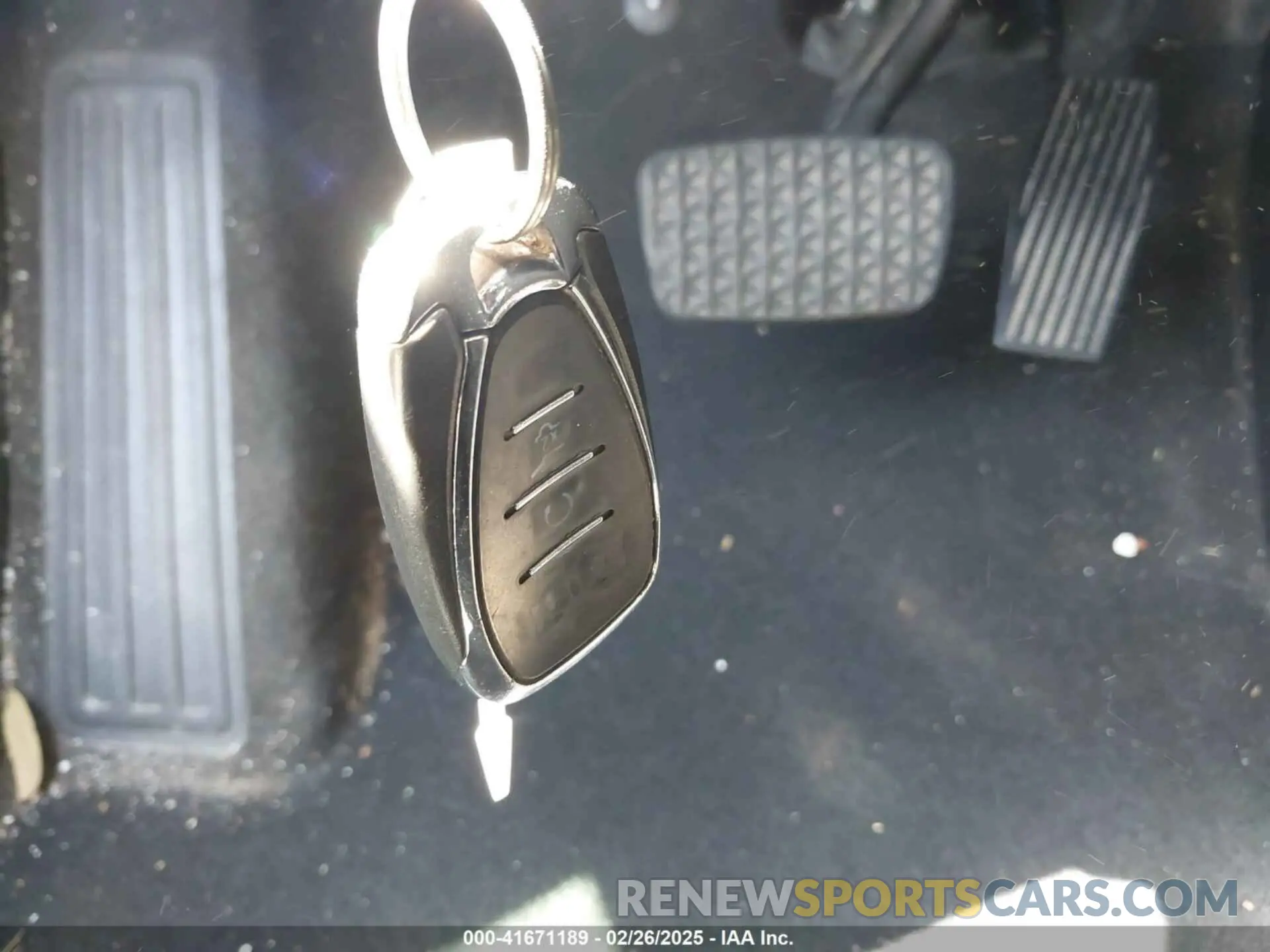 11 Photograph of a damaged car 2GNAXNEV0K6105060 CHEVROLET EQUINOX 2019