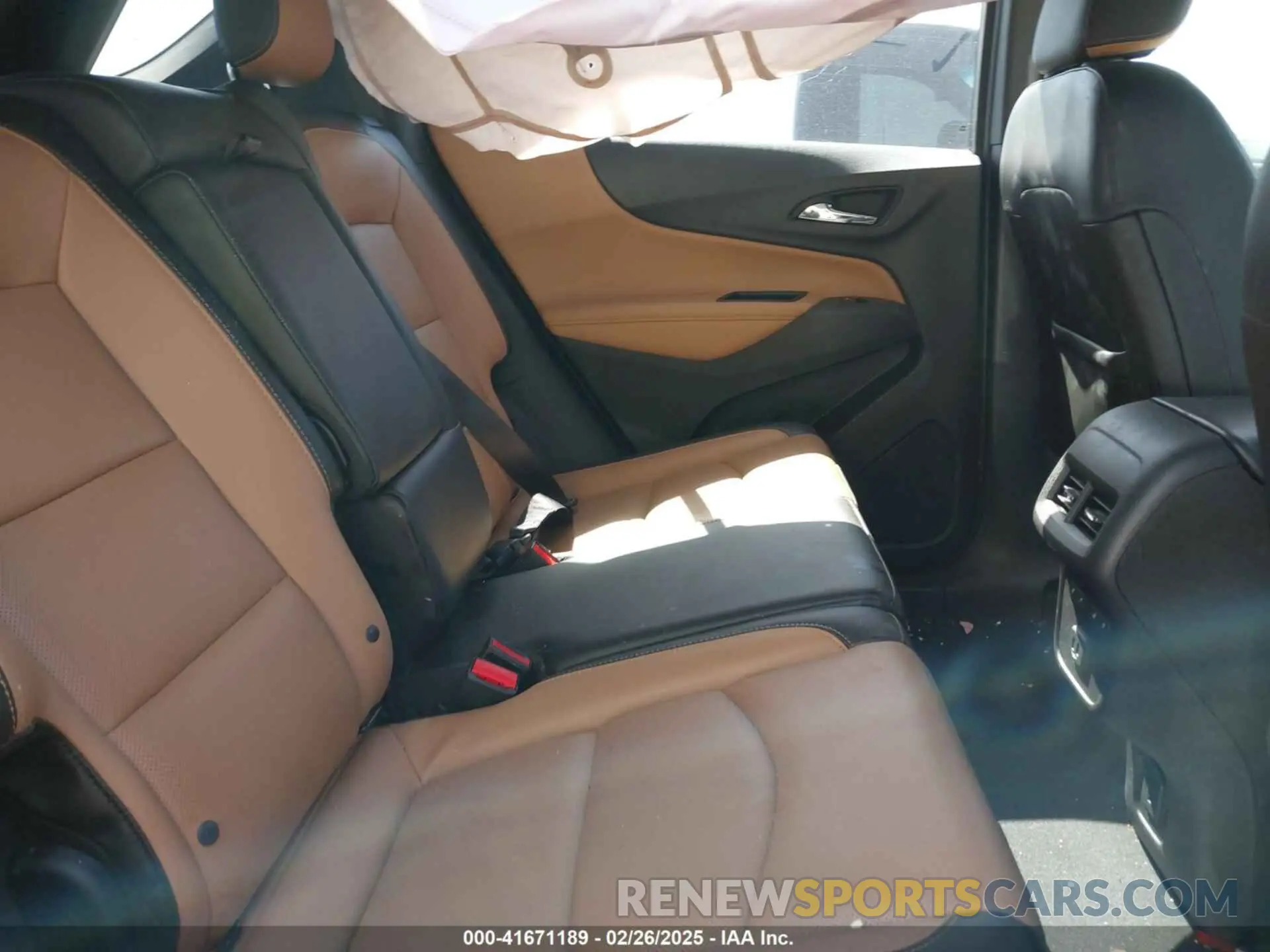 8 Photograph of a damaged car 2GNAXNEV0K6105060 CHEVROLET EQUINOX 2019