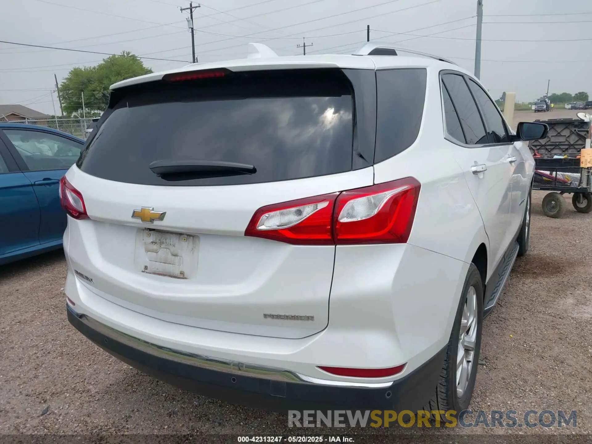 4 Photograph of a damaged car 2GNAXNEV0K6129357 CHEVROLET EQUINOX 2019