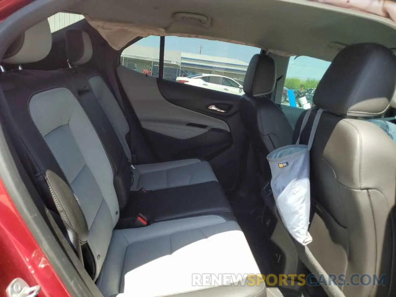 11 Photograph of a damaged car 2GNAXNEV1K6247207 CHEVROLET EQUINOX 2019